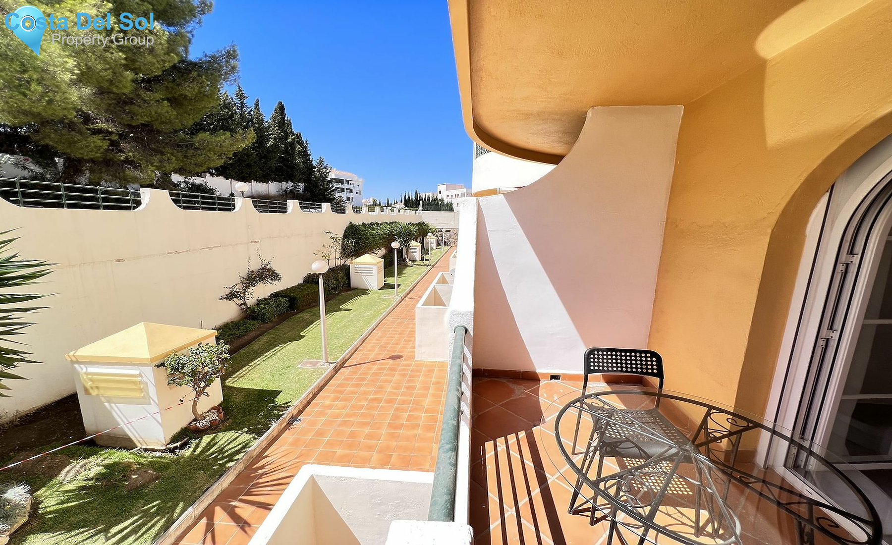 Middle Floor Apartment in Nueva Andalucía-1549537