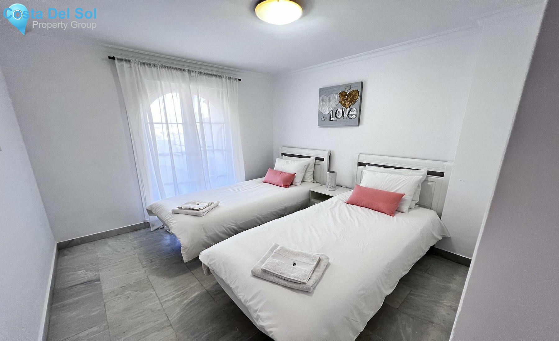 Middle Floor Apartment in Nueva Andalucía-1549539