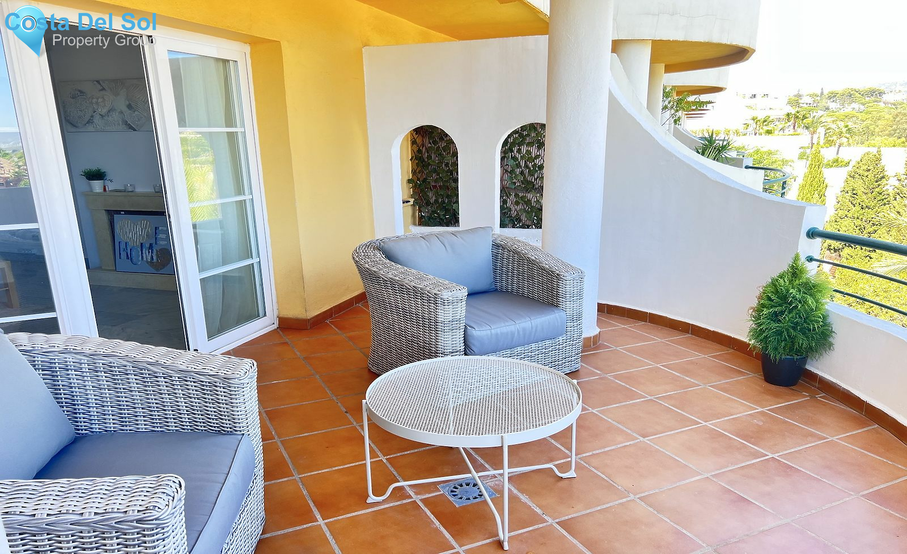 Middle Floor Apartment in Nueva Andalucía-1549529
