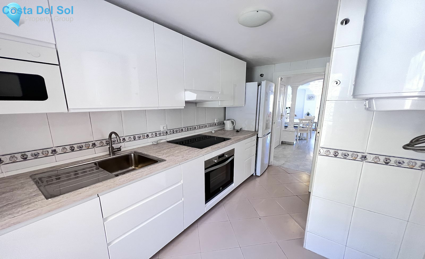 Middle Floor Apartment in Nueva Andalucía-1549531