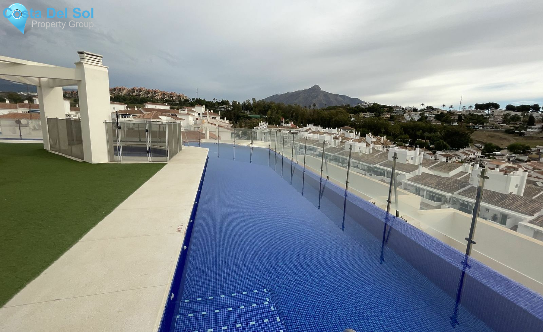 Middle Floor Apartment in Nueva Andalucía-1551431