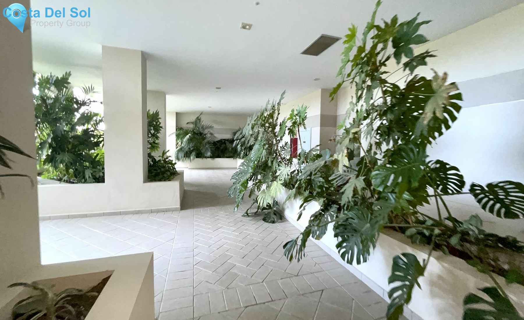 Middle Floor Apartment in Nueva Andalucía-1551433