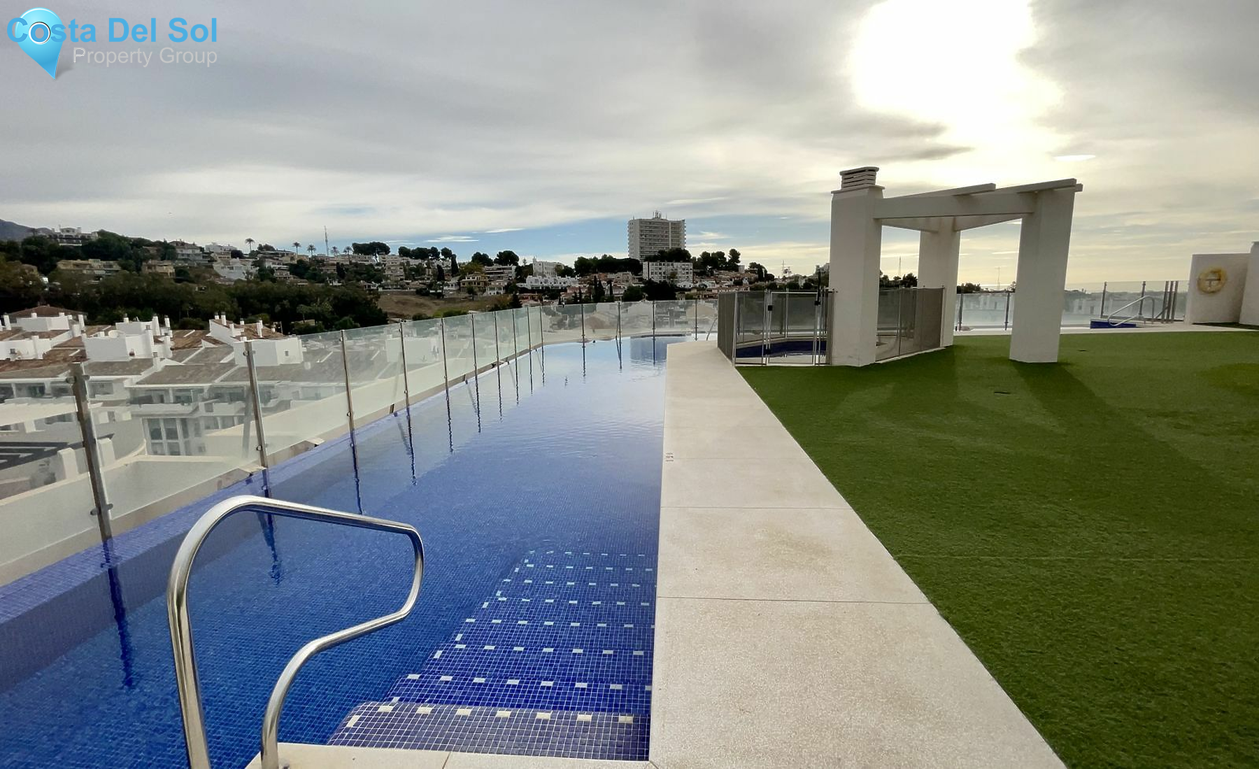 Middle Floor Apartment in Nueva Andalucía-1551422