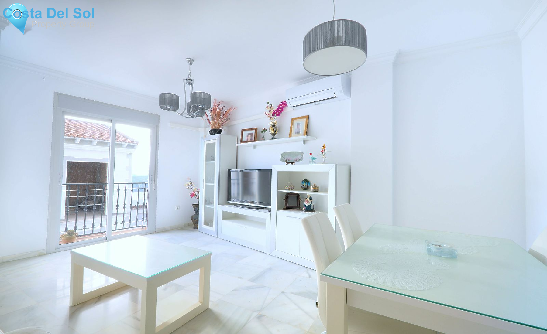 Middle Floor Apartment in Periana