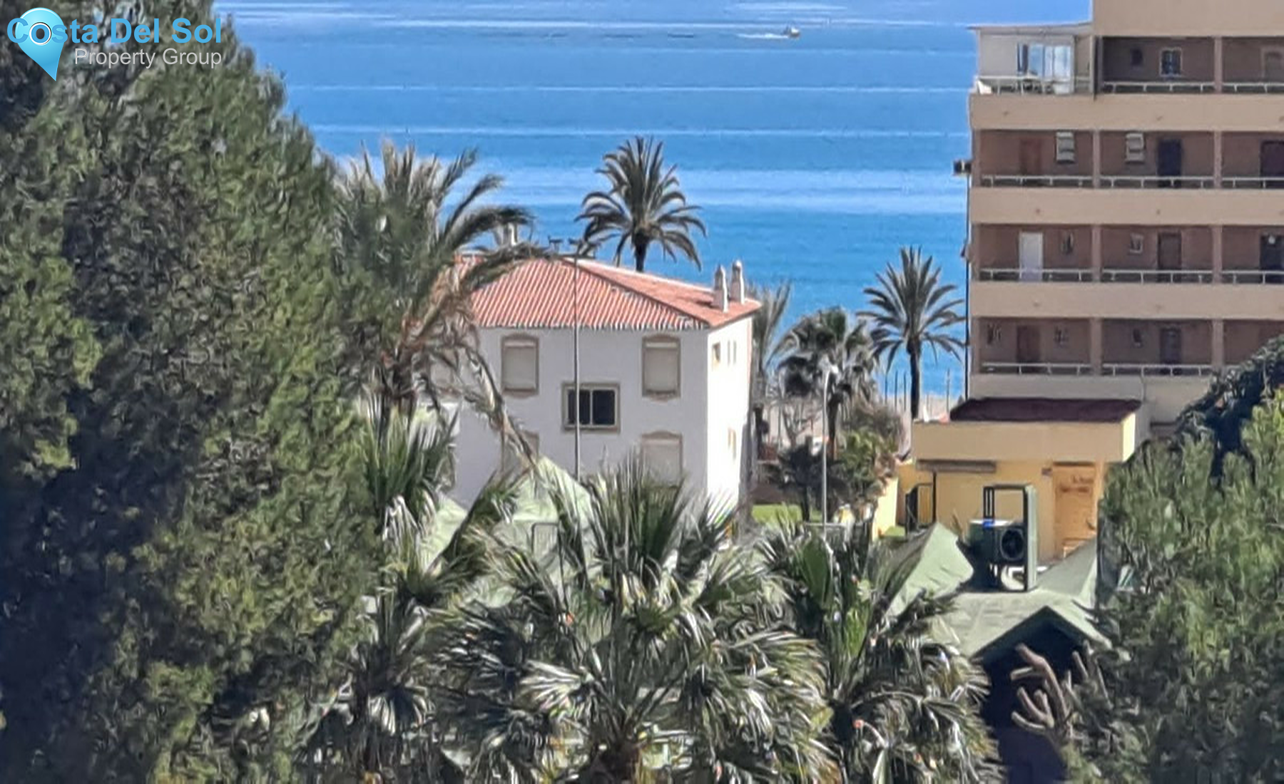 Middle Floor Apartment in Playamar-1270030