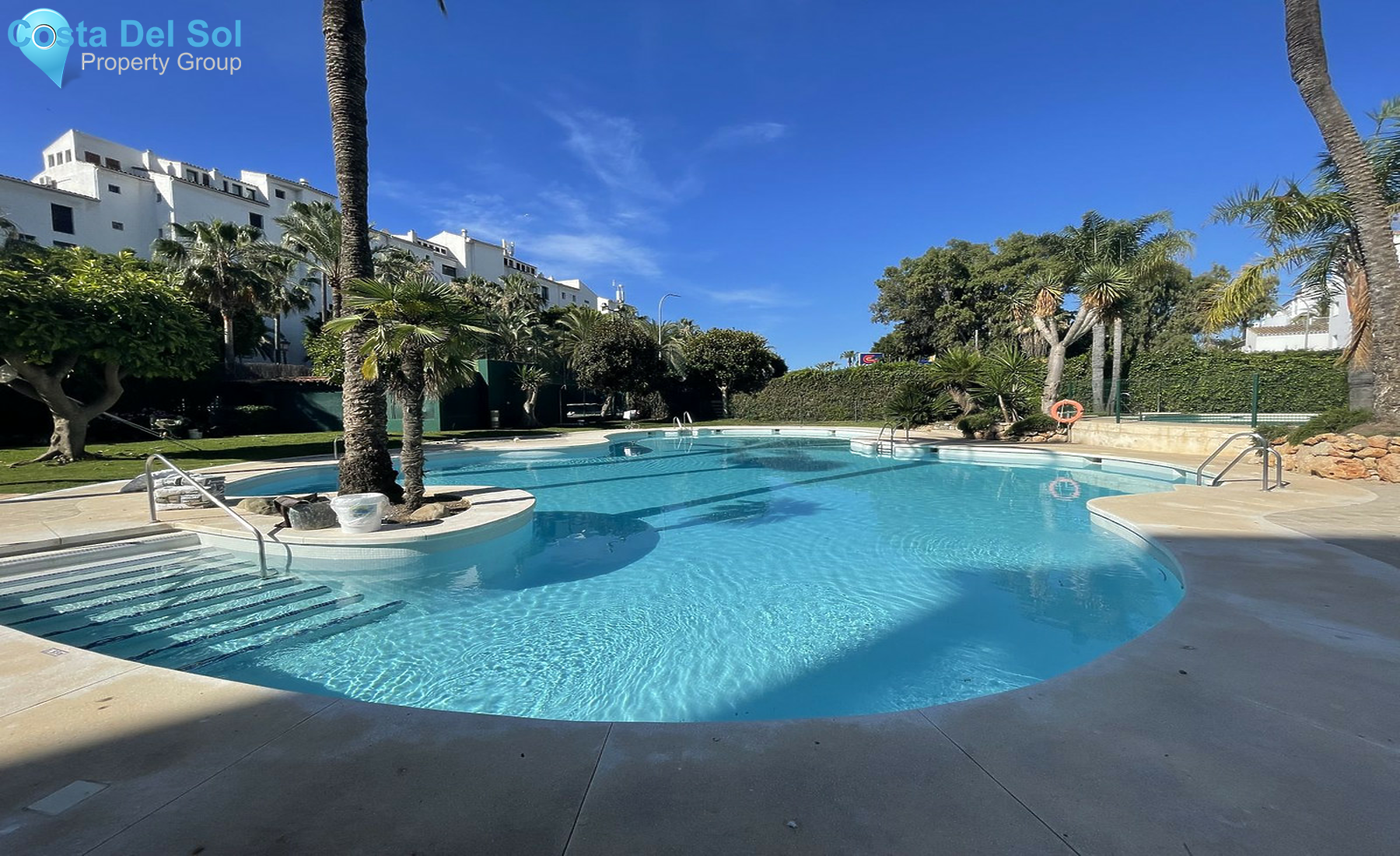 Middle Floor Apartment in Puerto Banús-1261229