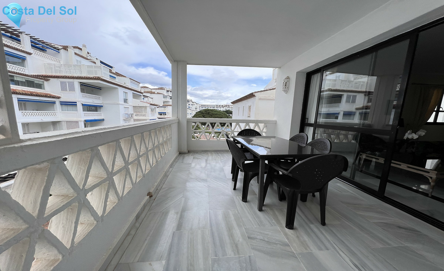 Middle Floor Apartment in Puerto Banús-1288934
