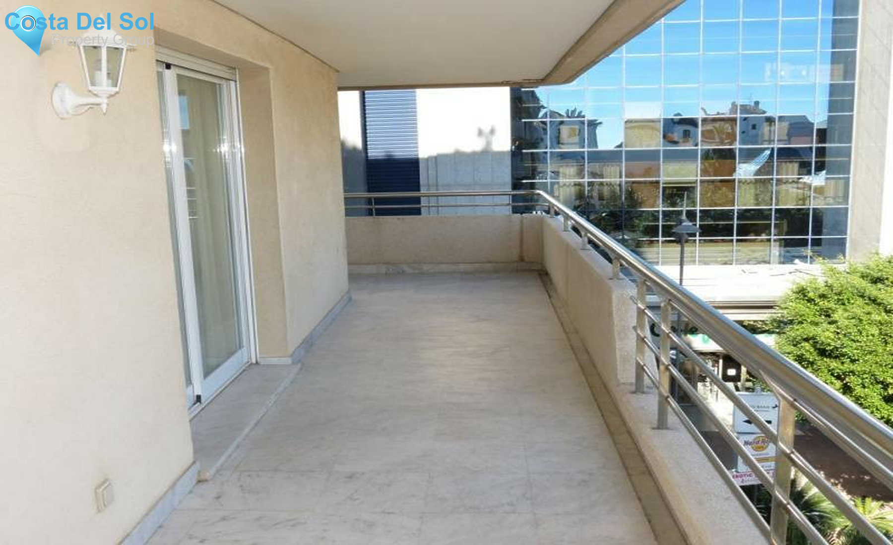 Middle Floor Apartment in Puerto Banús-1309439