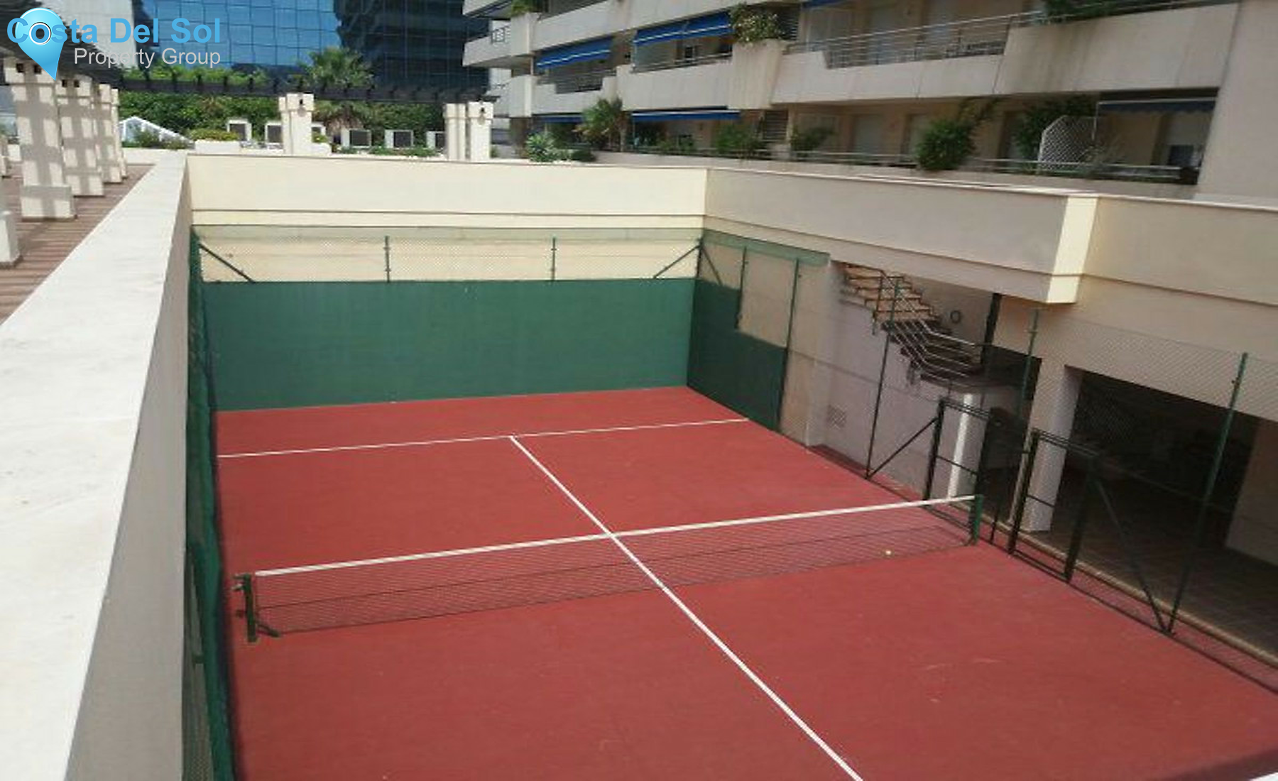 Middle Floor Apartment in Puerto Banús-1309444