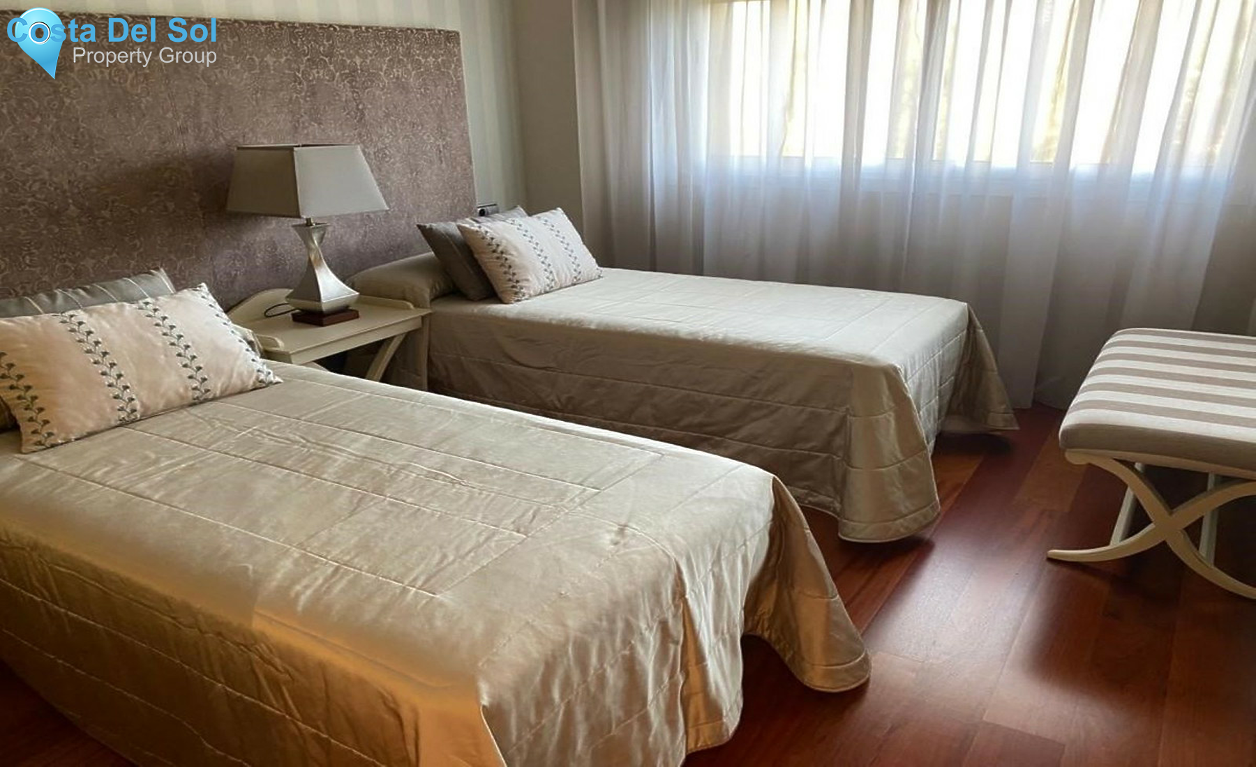 Middle Floor Apartment in Puerto Banús-1315108