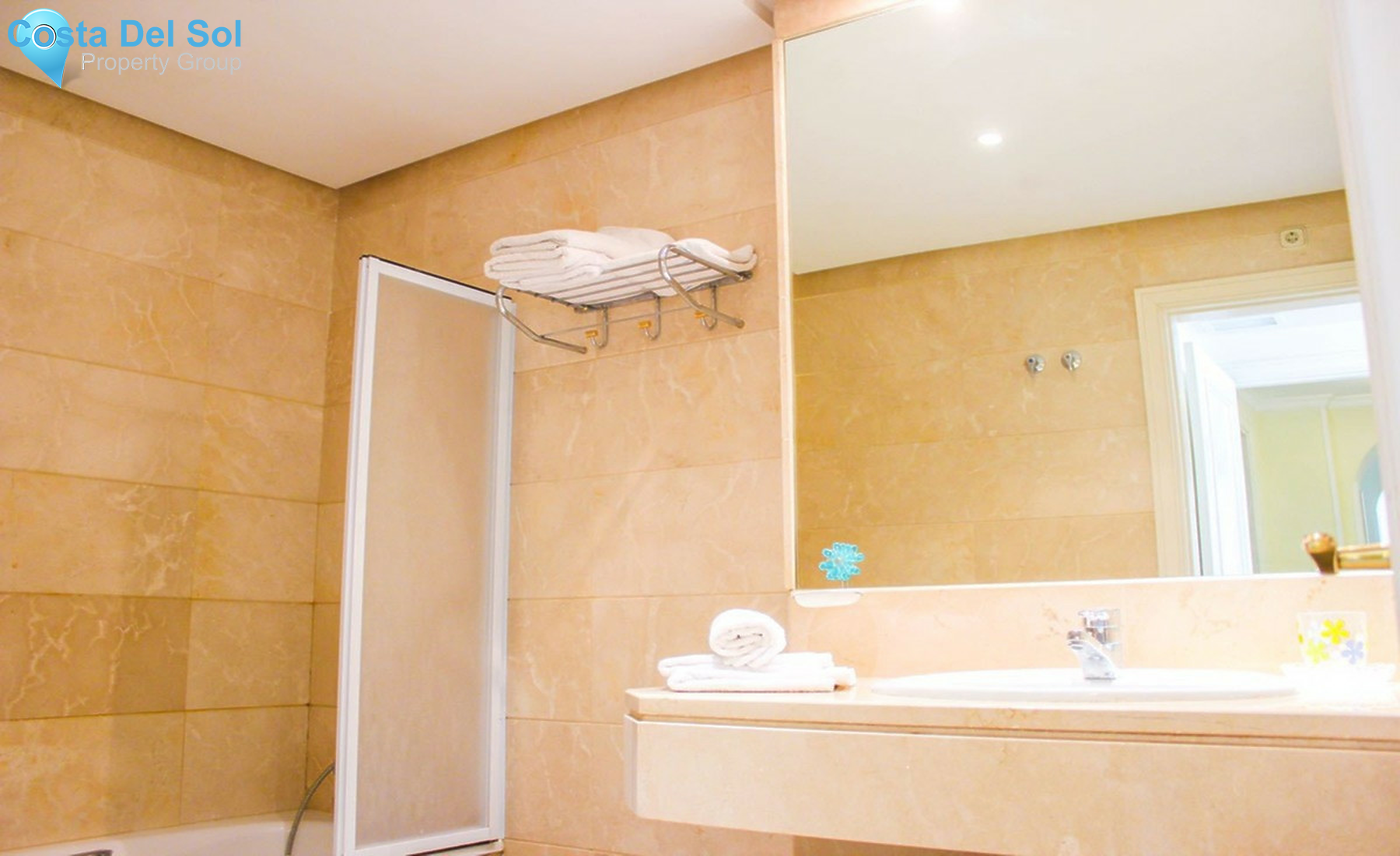 Middle Floor Apartment in Puerto Banús-1332534