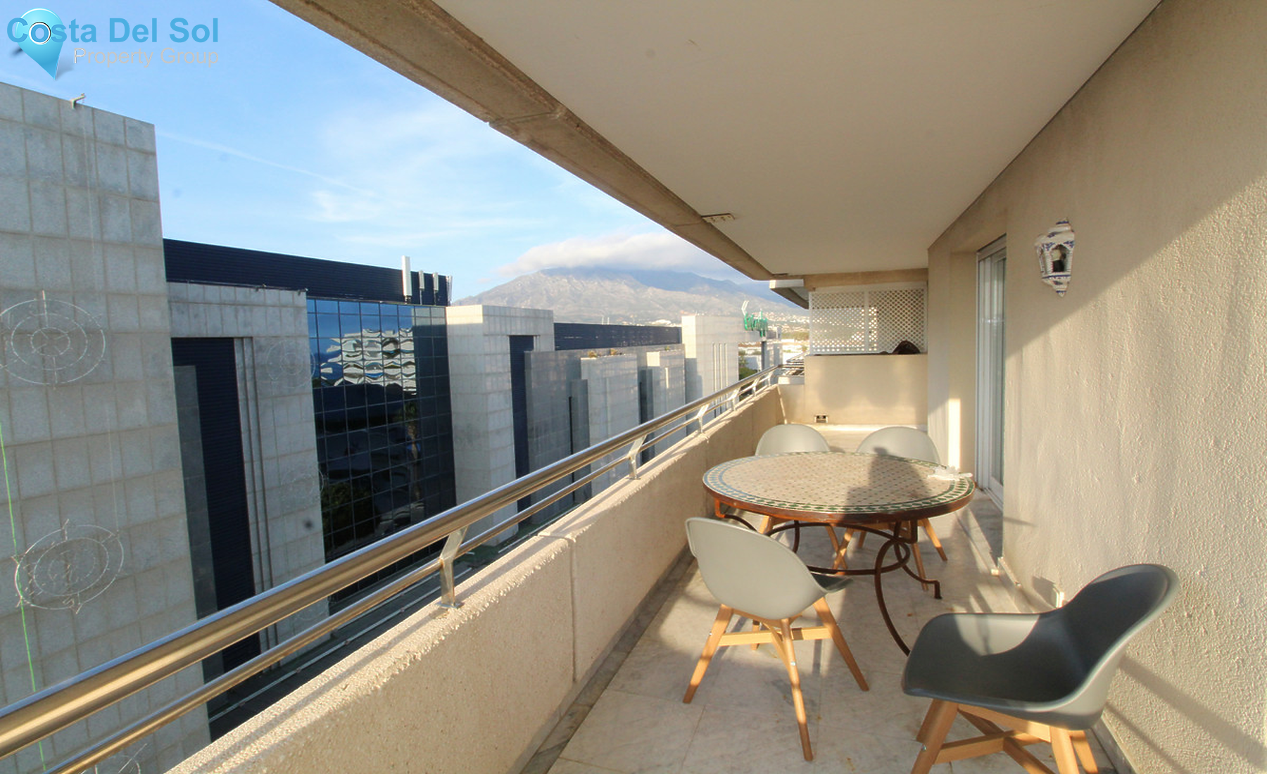 Middle Floor Apartment in Puerto Banús-1334071