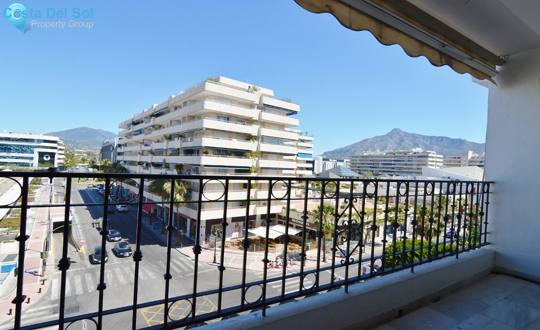 Middle Floor Apartment in Puerto Banús-1339555