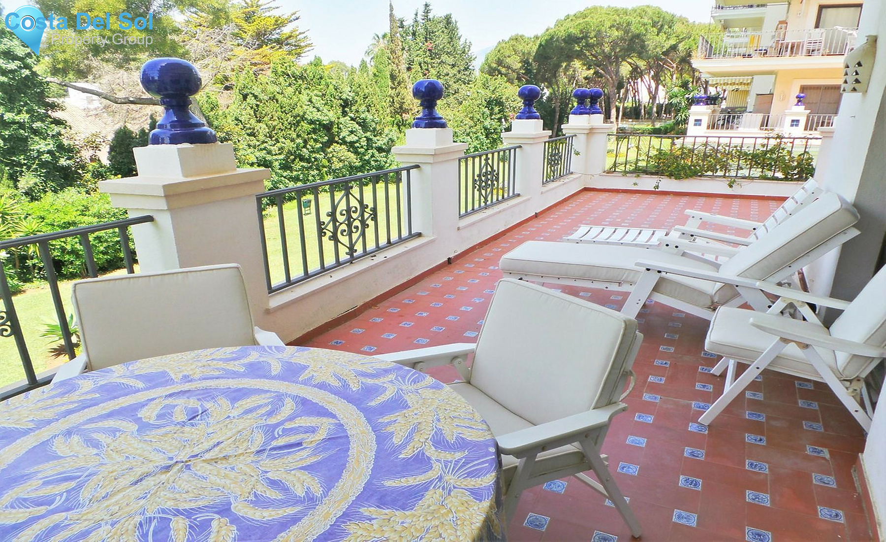 Middle Floor Apartment in Puerto Banús-1348706