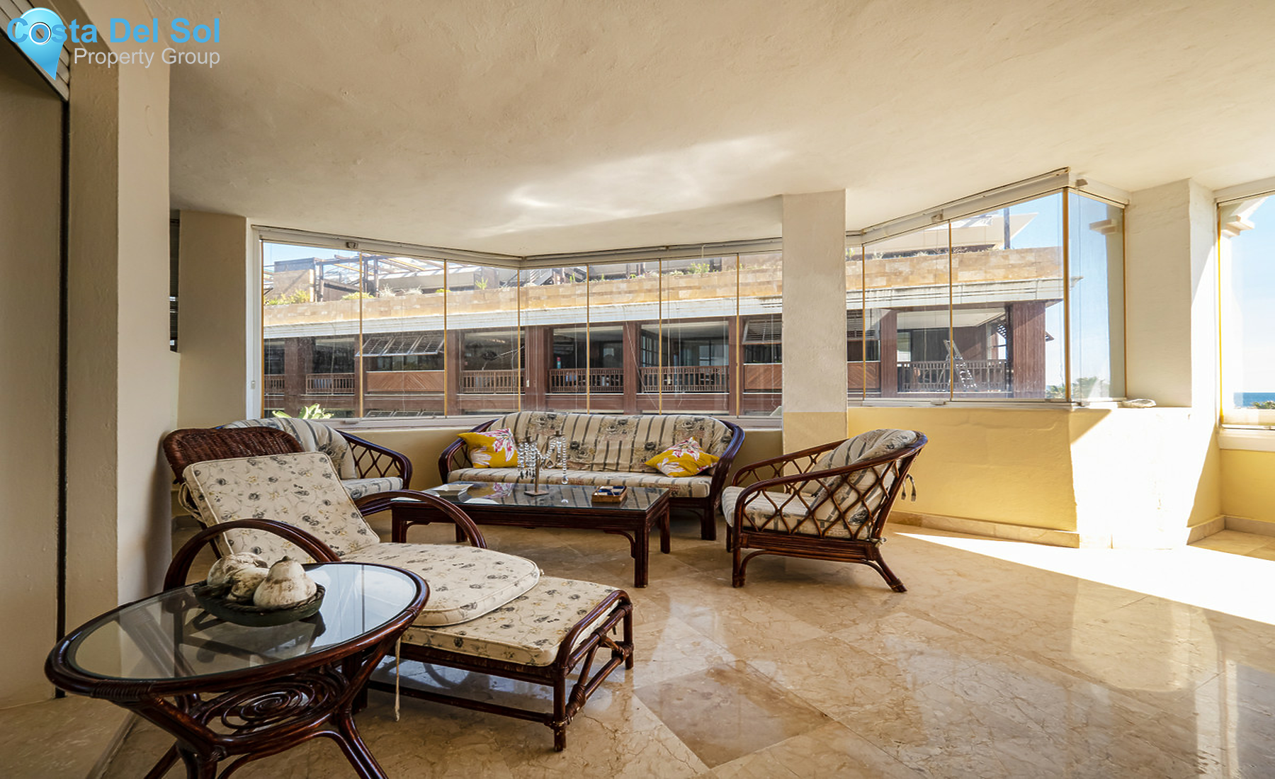Middle Floor Apartment in Puerto Banús-1375537