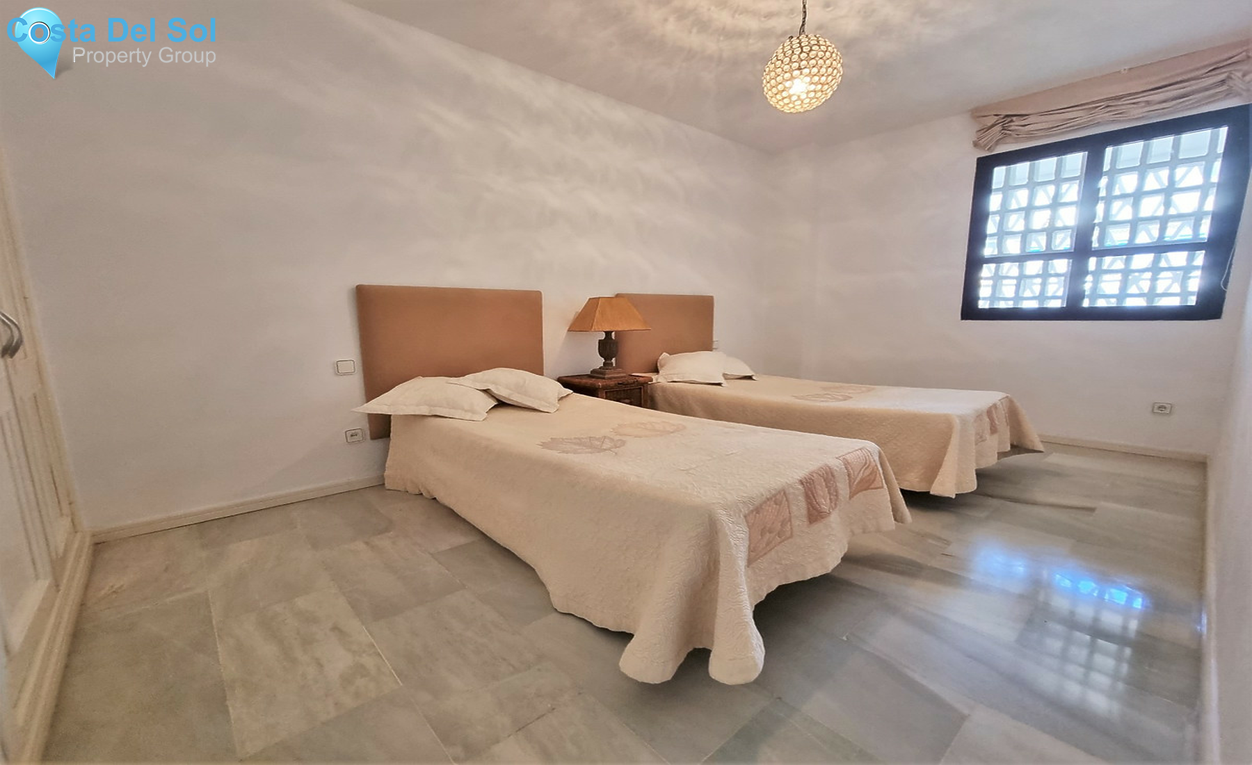 Middle Floor Apartment in Puerto Banús-1385526