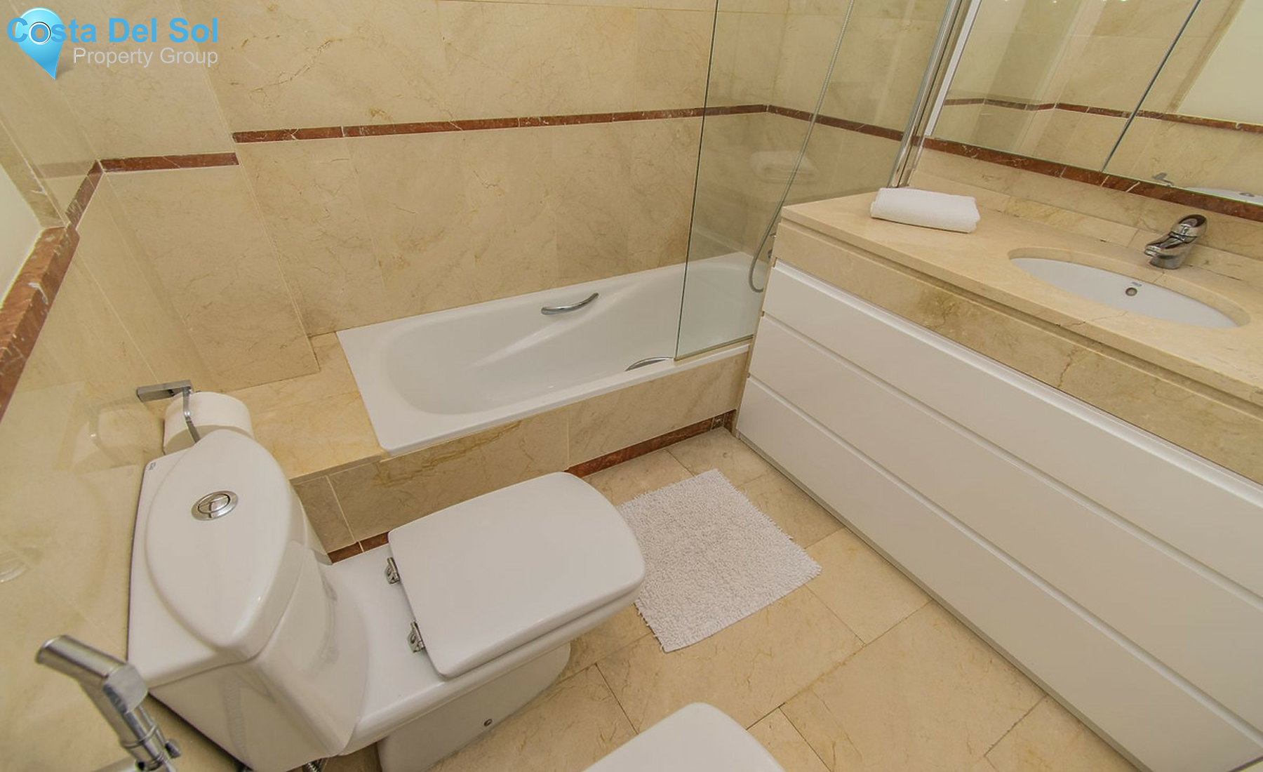 Middle Floor Apartment in Puerto Banús