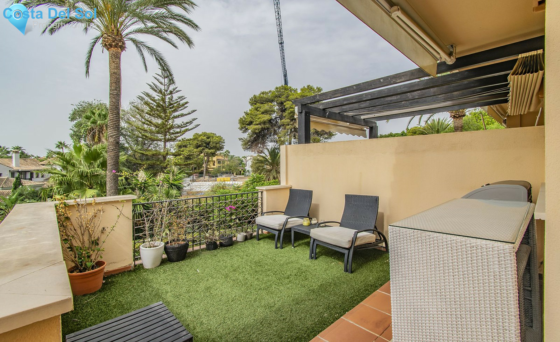 Middle Floor Apartment in Puerto Banús-1409179