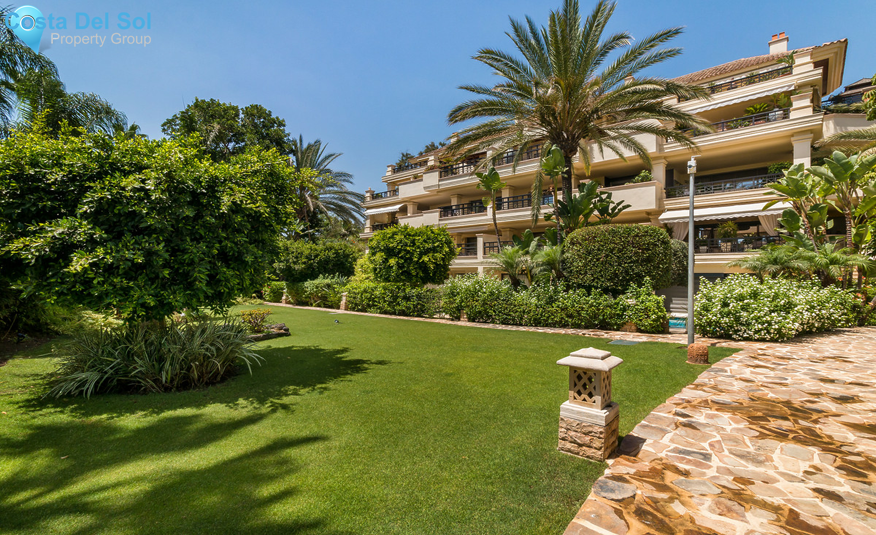 Middle Floor Apartment in Puerto Banús-1416611