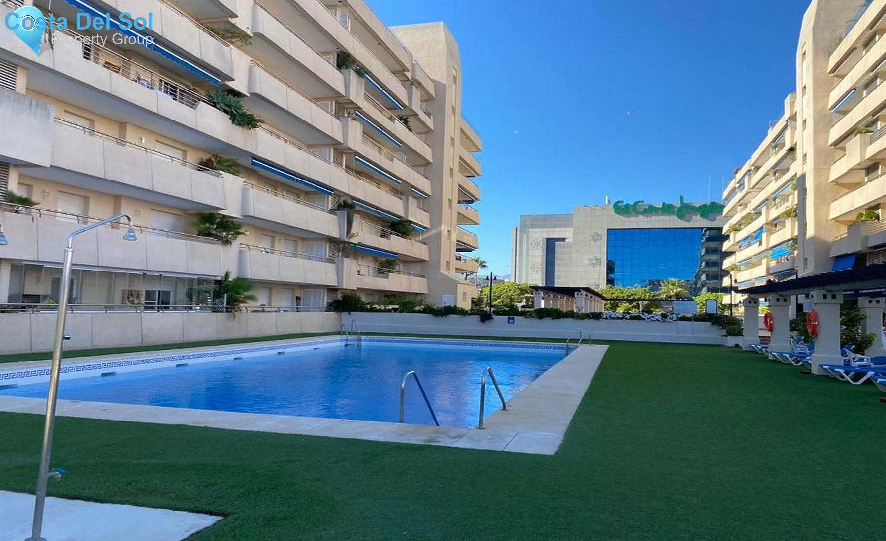 Middle Floor Apartment in Puerto Banús-1503543