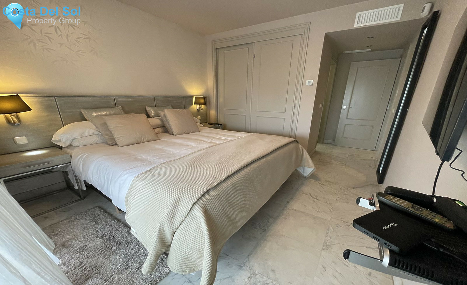 Middle Floor Apartment in Puerto Banús-1503554