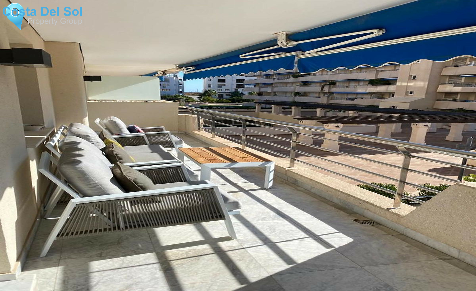 Middle Floor Apartment in Puerto Banús-1503556