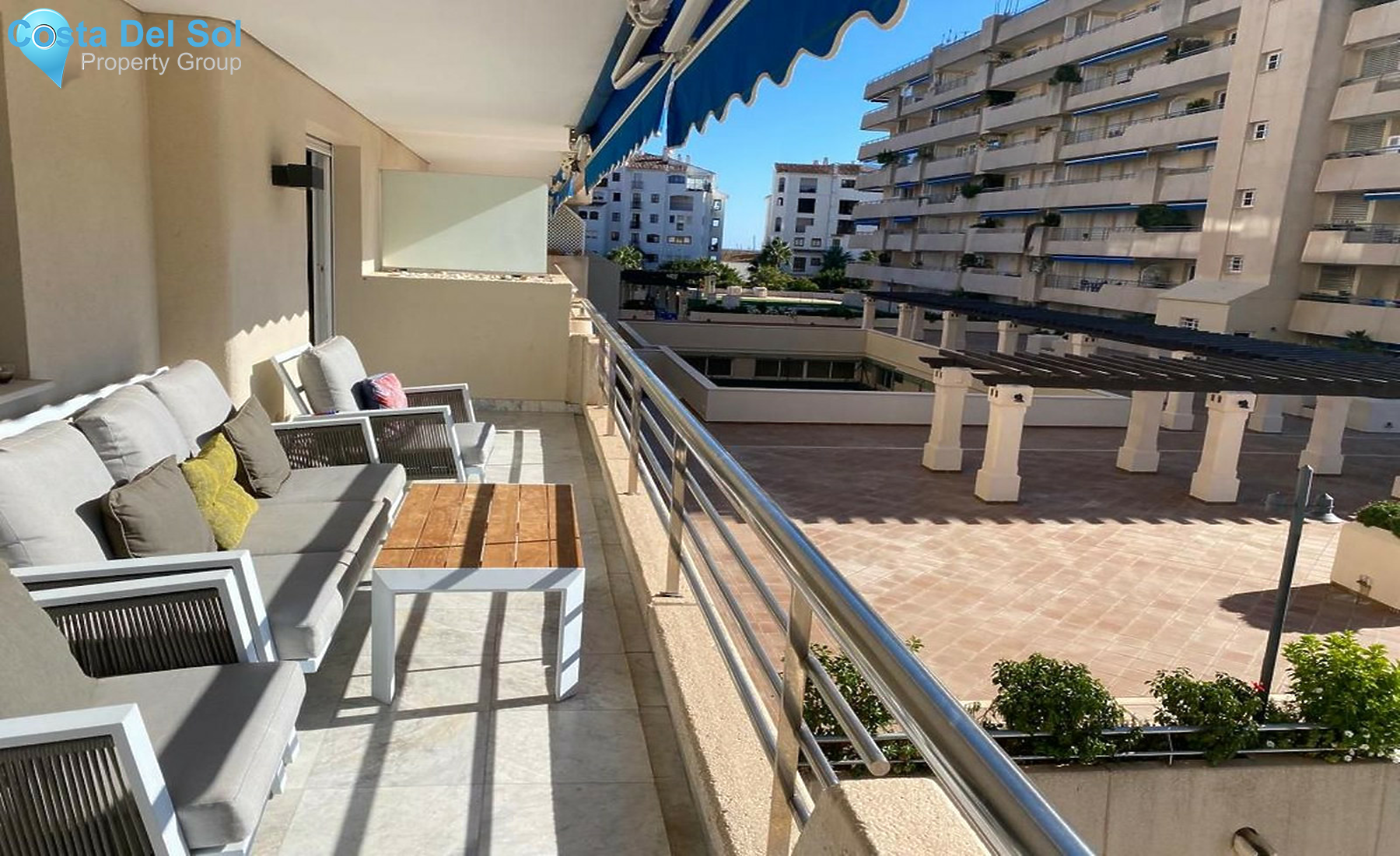 Middle Floor Apartment in Puerto Banús-1503561