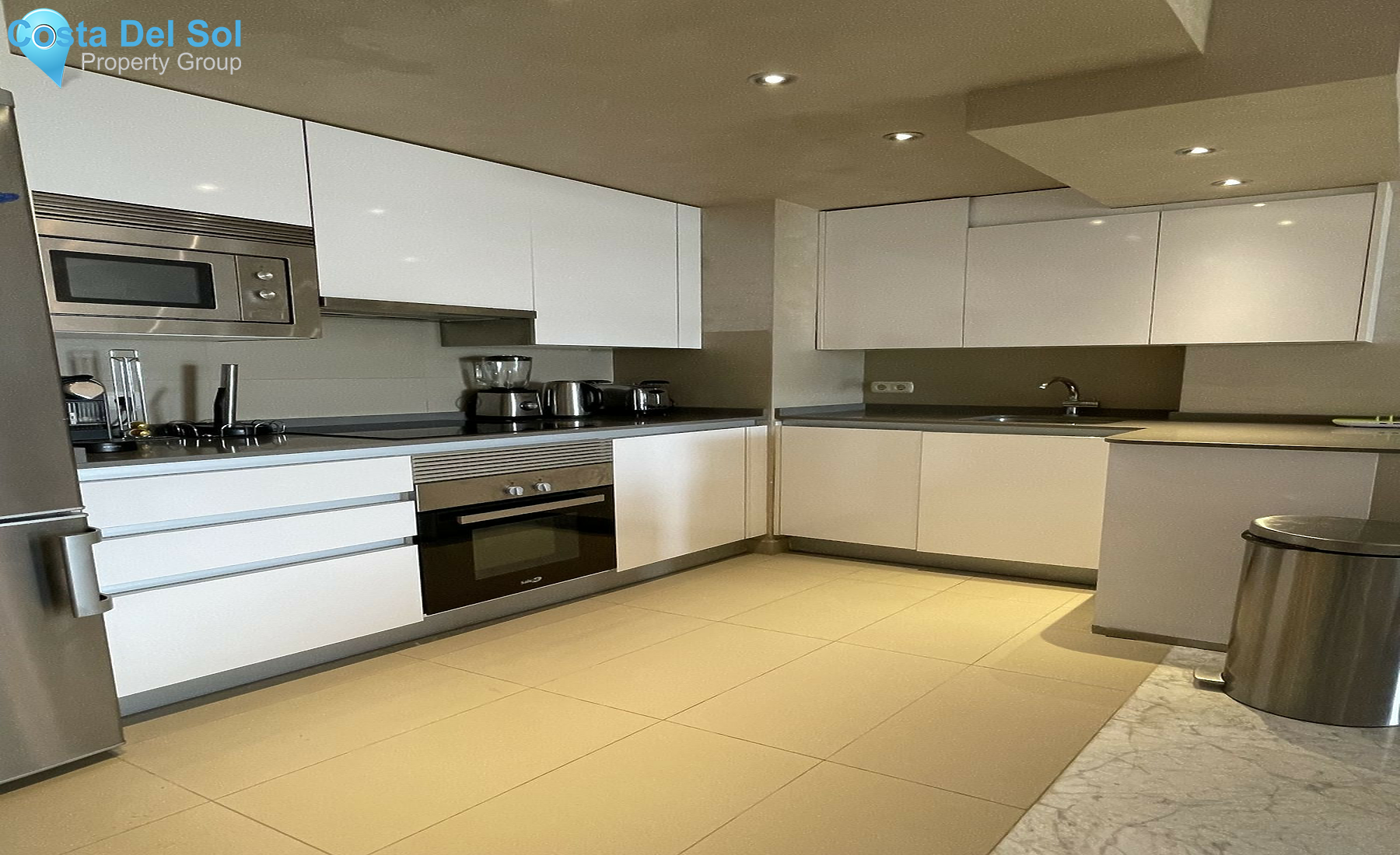 Middle Floor Apartment in Puerto Banús-1503562
