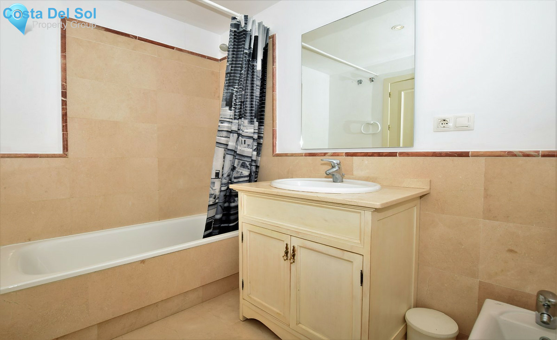 Middle Floor Apartment in Puerto Banús-1506347