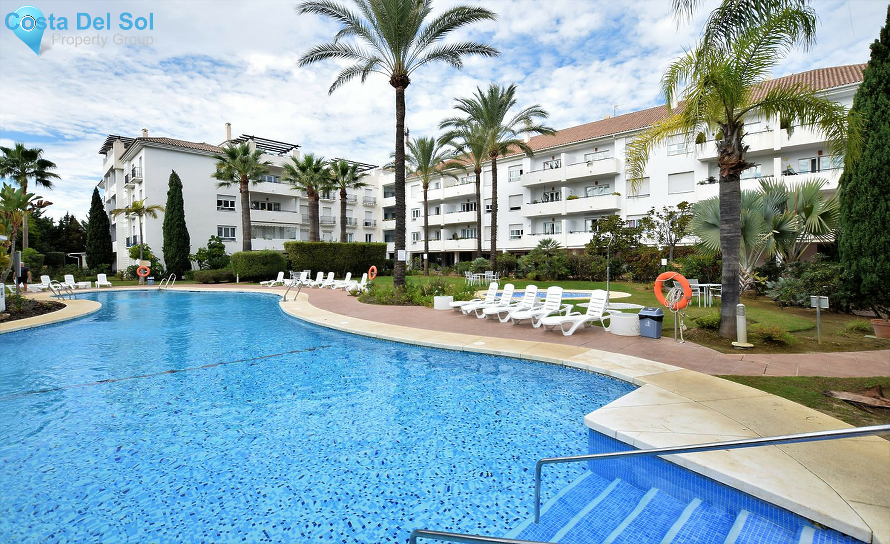 Middle Floor Apartment in Puerto Banús-1506351