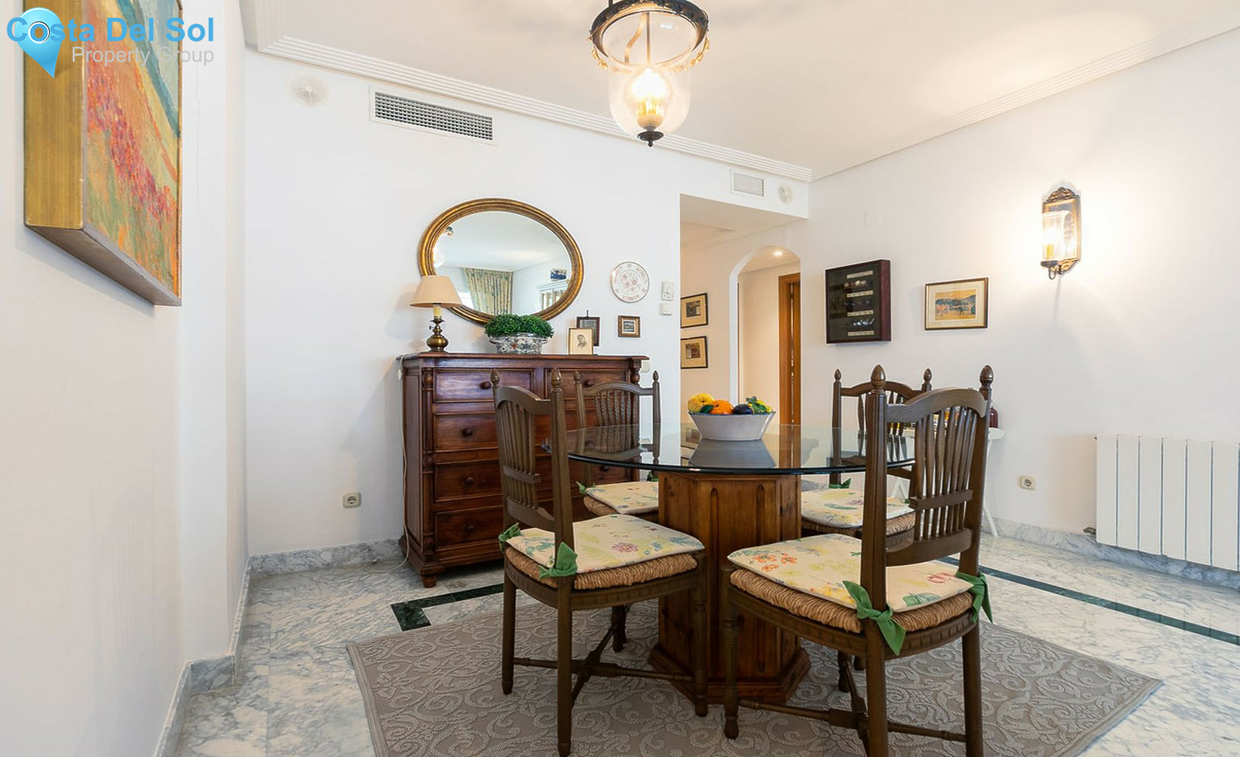 Middle Floor Apartment in Puerto Banús-1510046