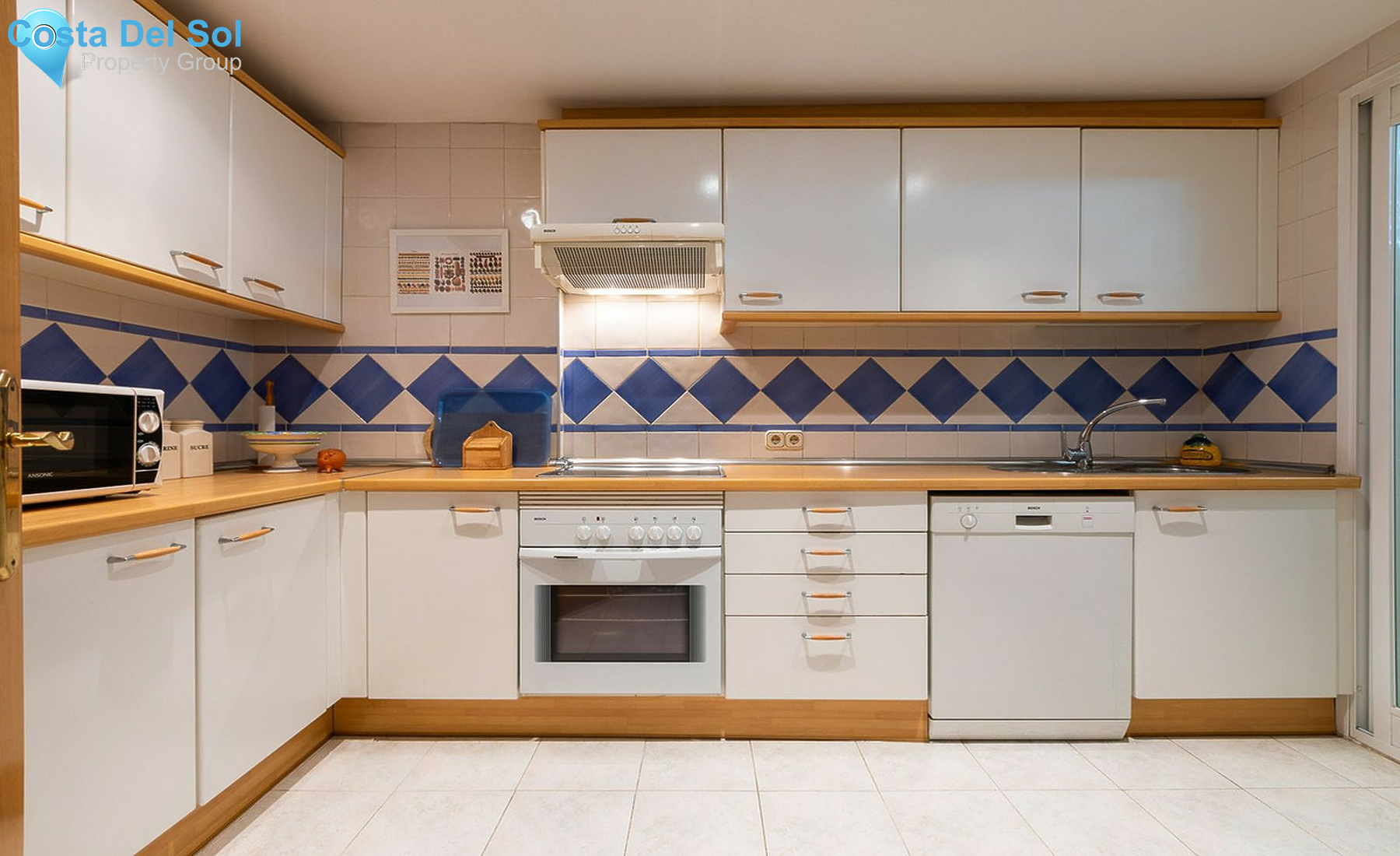 Middle Floor Apartment in Puerto Banús-1510038