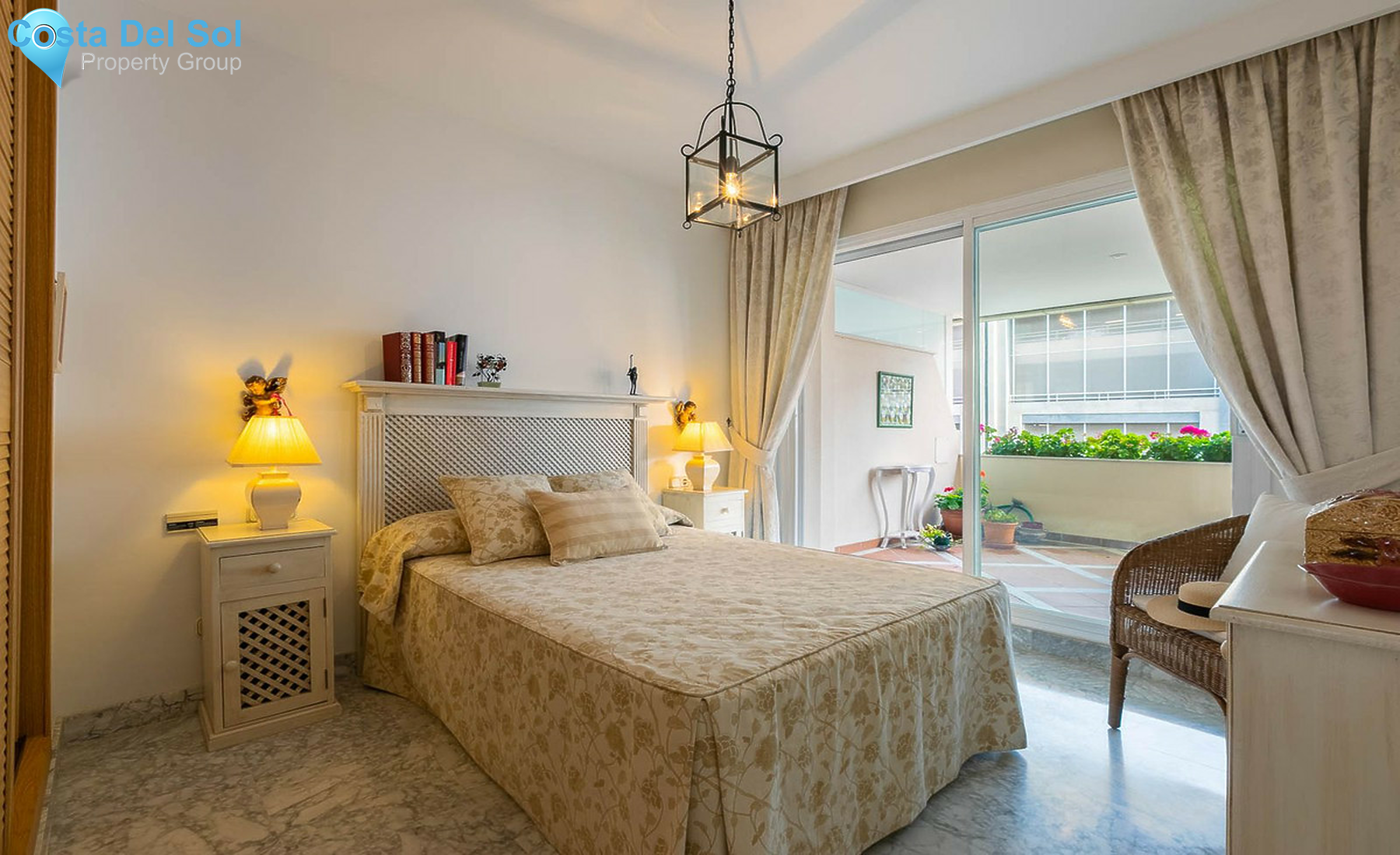 Middle Floor Apartment in Puerto Banús-1510056