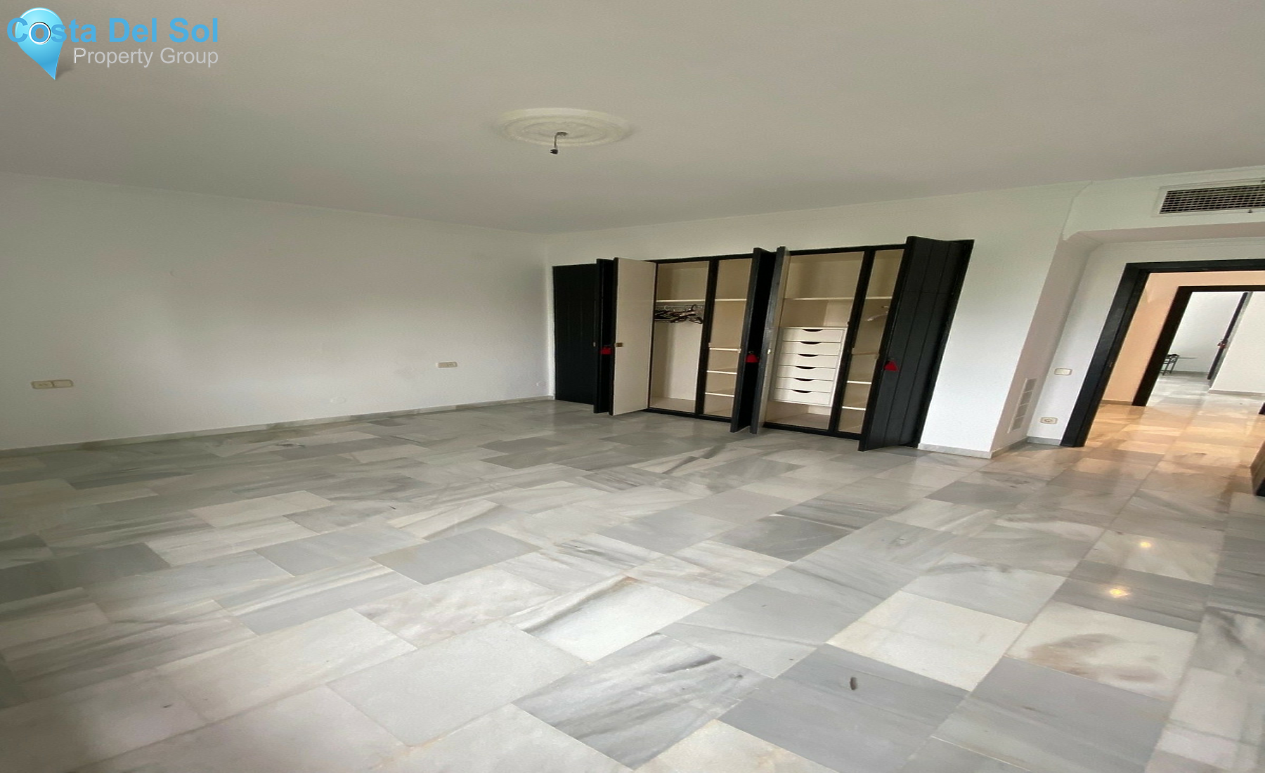 Middle Floor Apartment in Puerto Banús-1512460