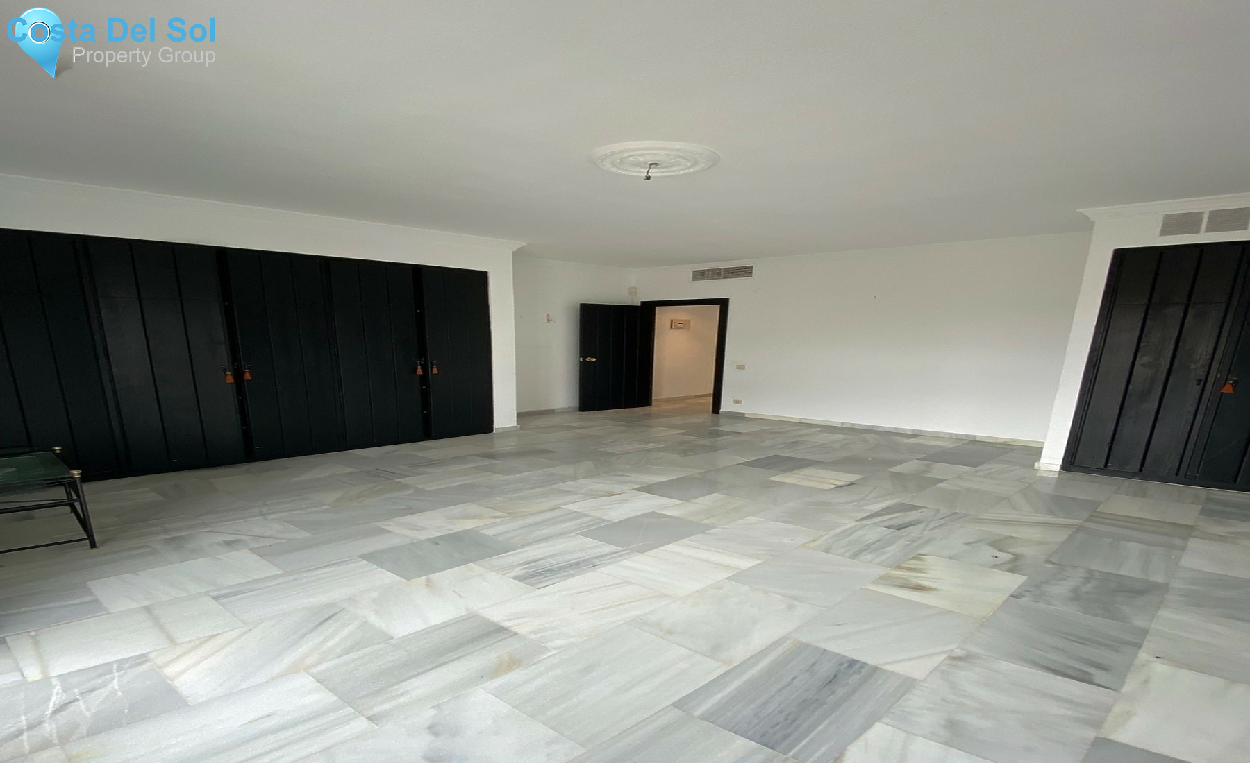 Middle Floor Apartment in Puerto Banús-1512453