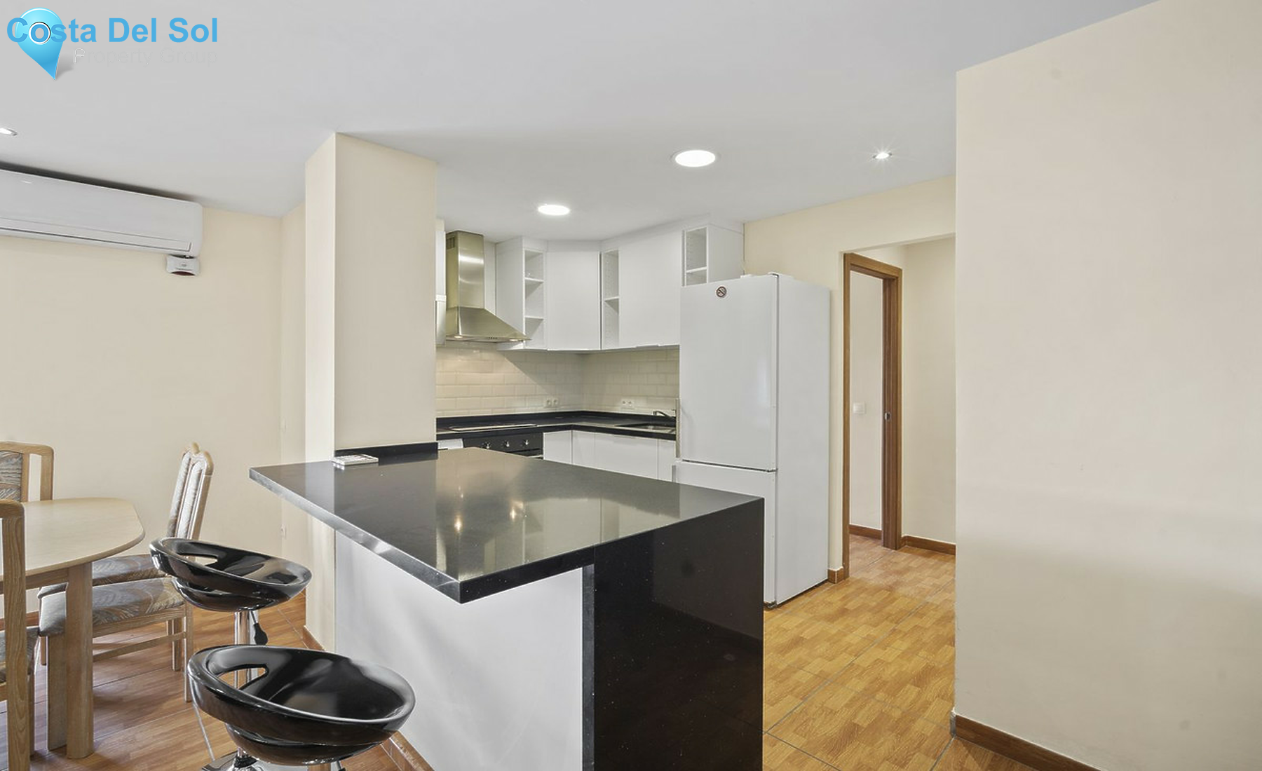 Middle Floor Apartment in Puerto Banús-1529628