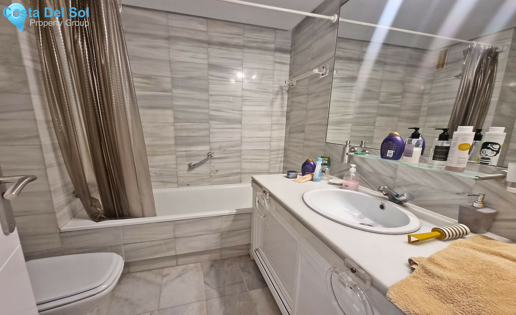 Middle Floor Apartment in Puerto Banús-1558837
