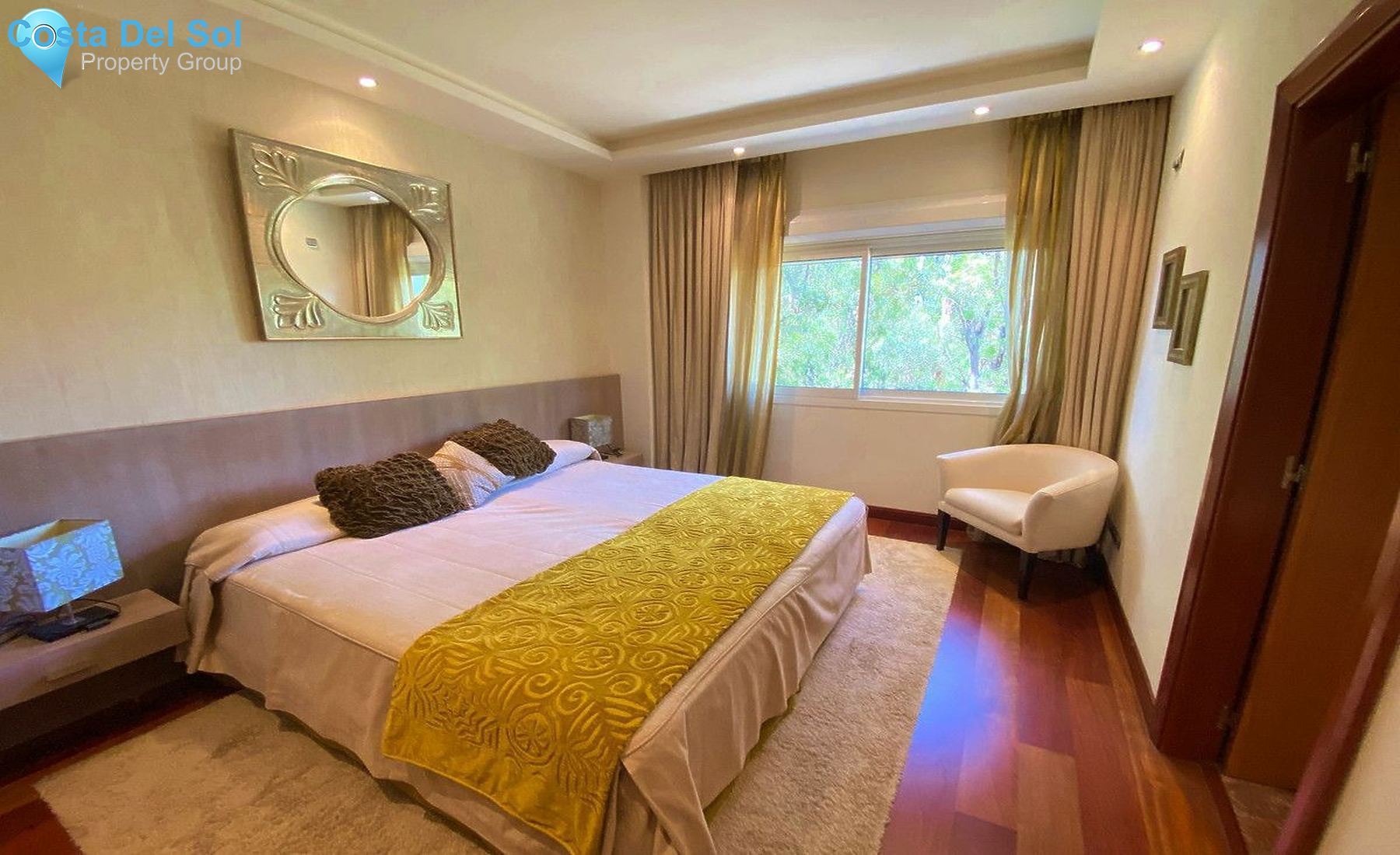 Middle Floor Apartment in Puerto Banús-1163530