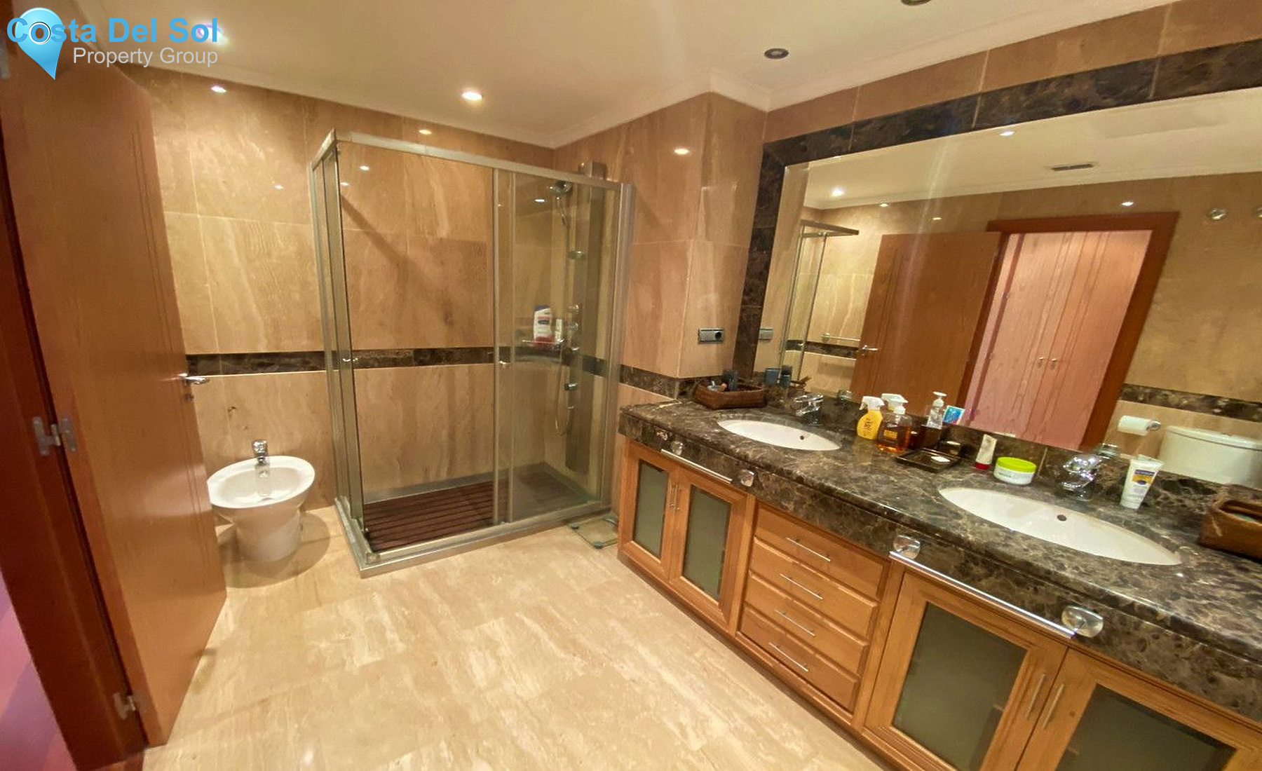 Middle Floor Apartment in Puerto Banús-1163535