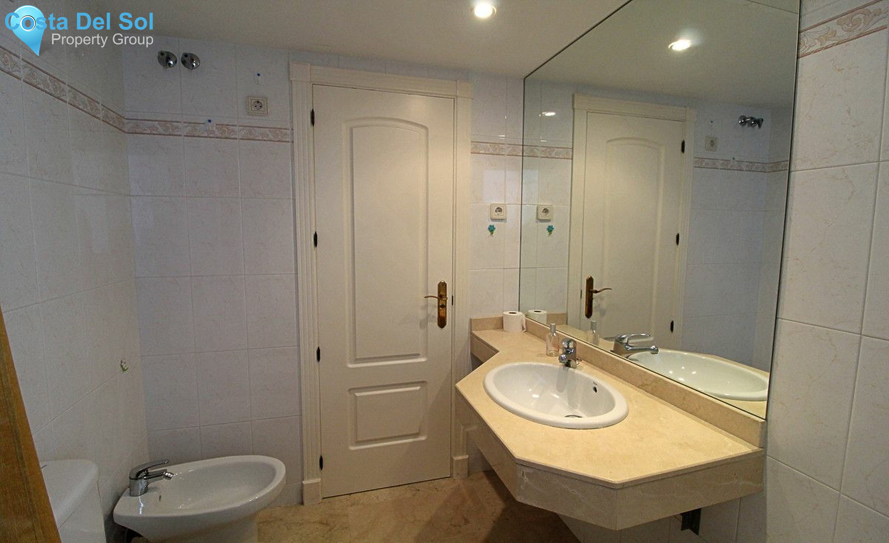 Middle Floor Apartment in Puerto Banús-1163606