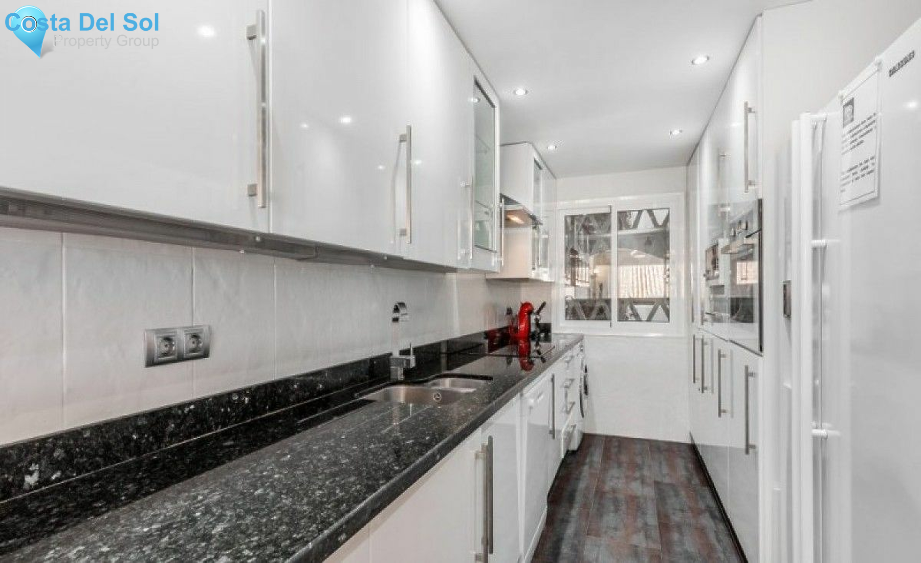 Middle Floor Apartment in Puerto Banús-1198003