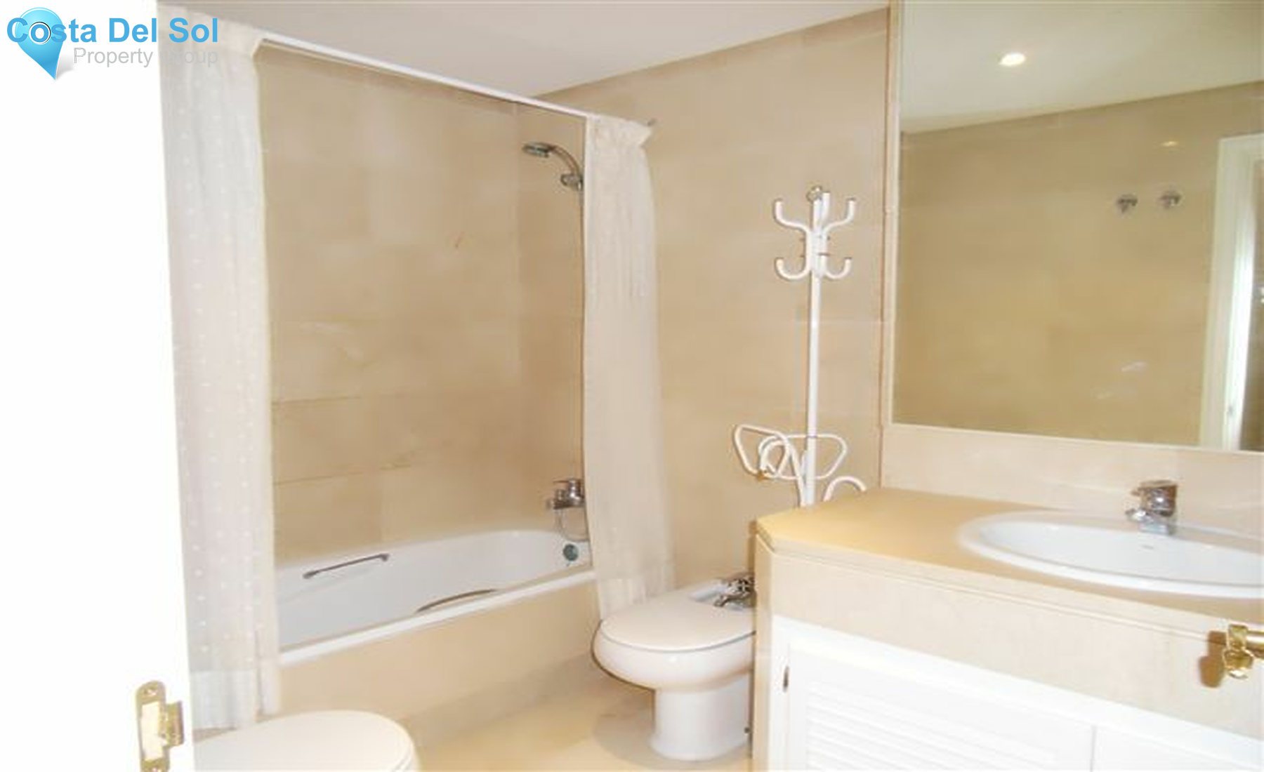 Middle Floor Apartment in Puerto Banús-1200618