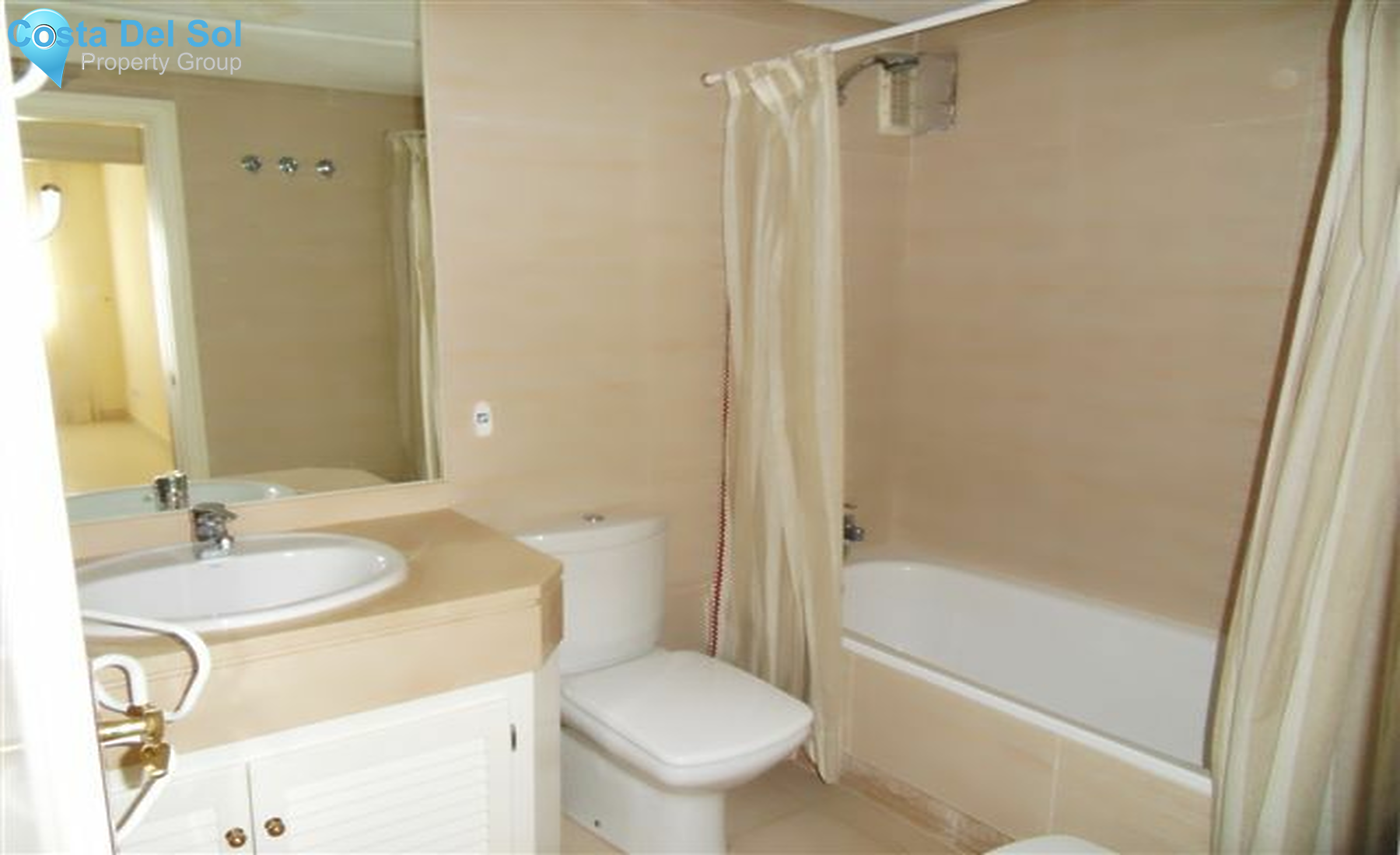 Middle Floor Apartment in Puerto Banús-1200617