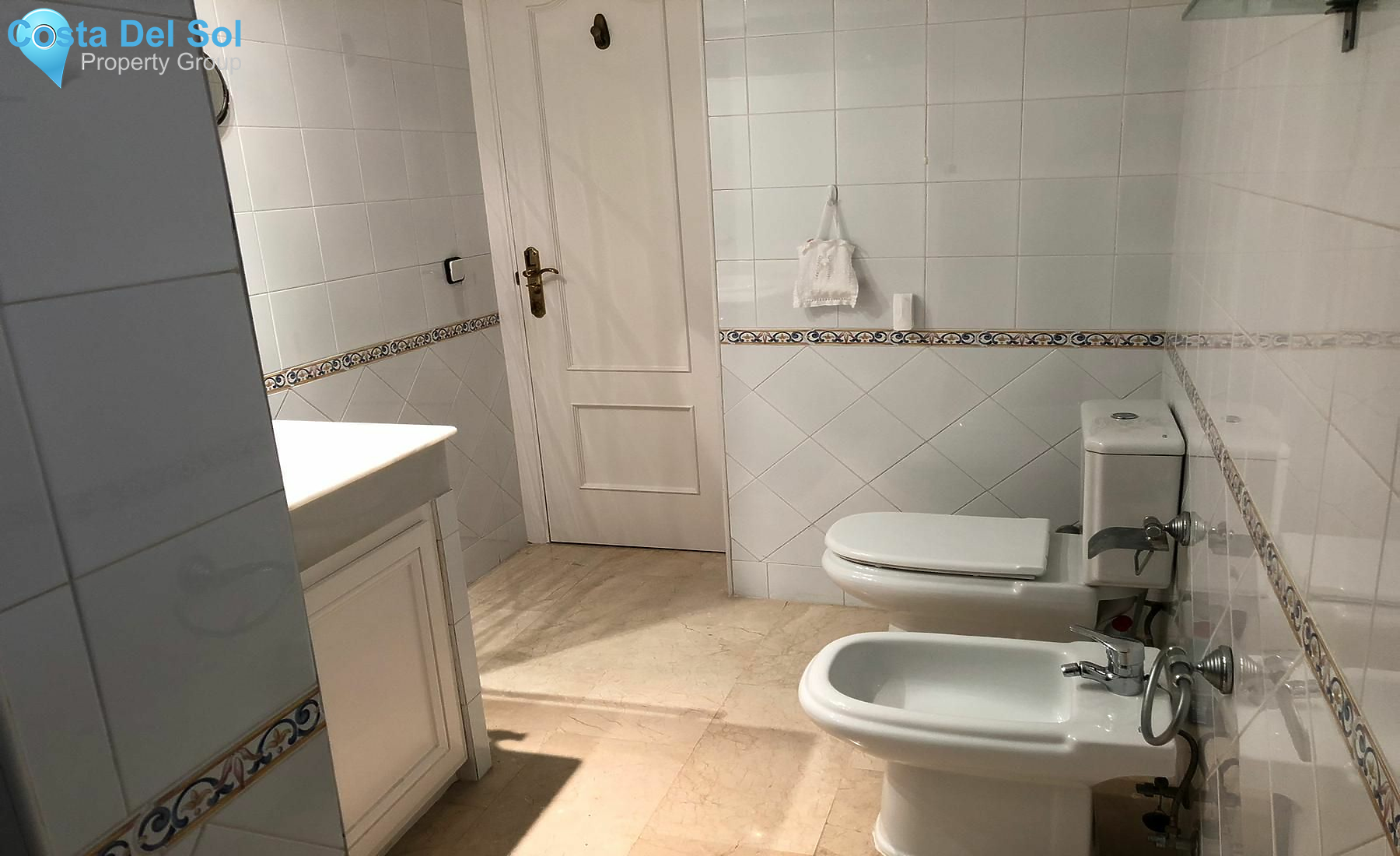 Middle Floor Apartment in Puerto Banús-1207879
