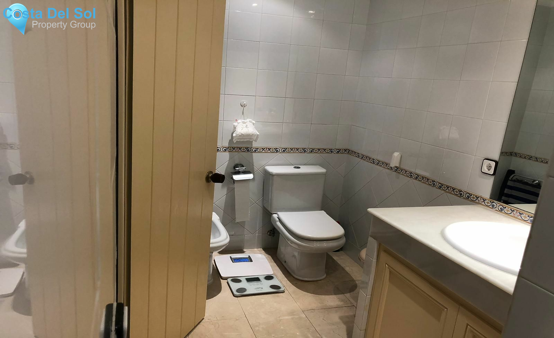 Middle Floor Apartment in Puerto Banús-1207884