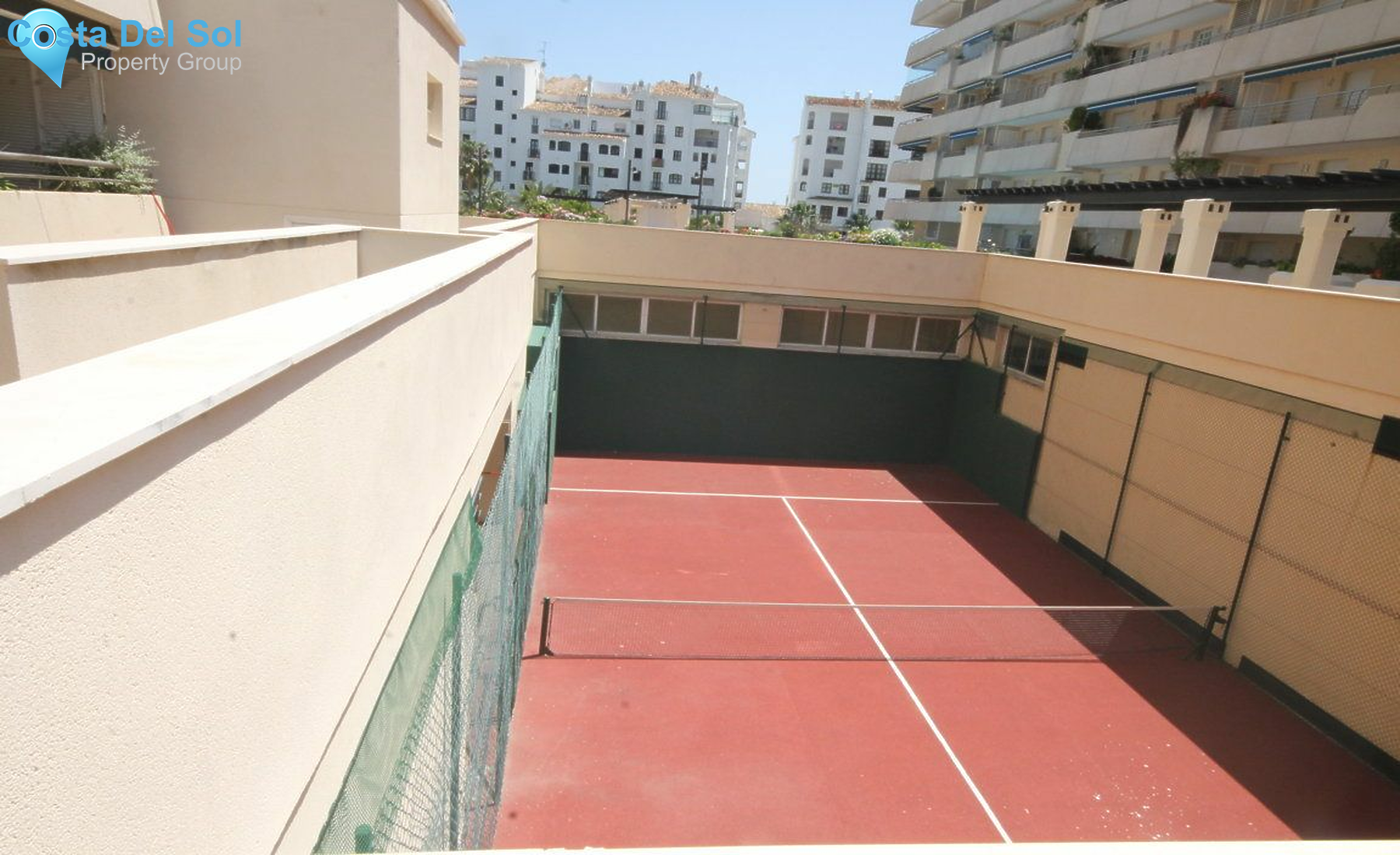 Middle Floor Apartment in Puerto Banús-1221011