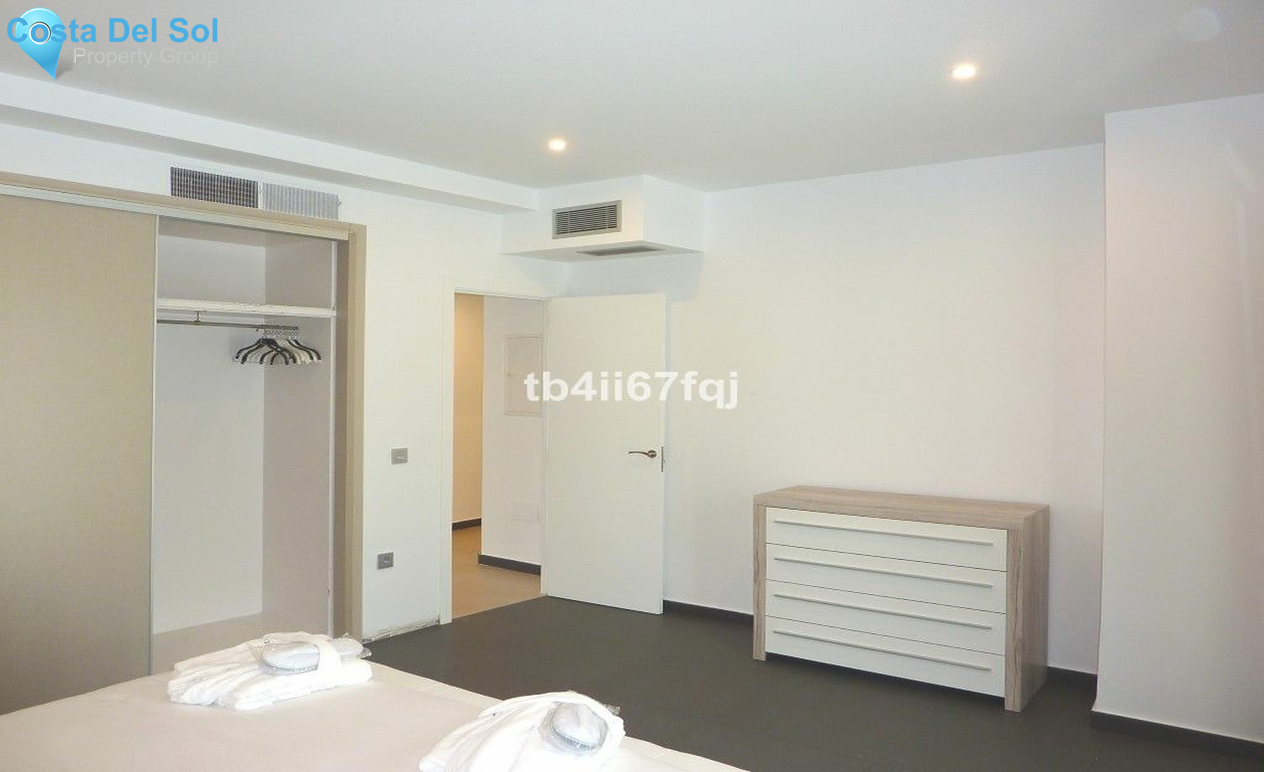 Middle Floor Apartment in Puerto Banús-1222767
