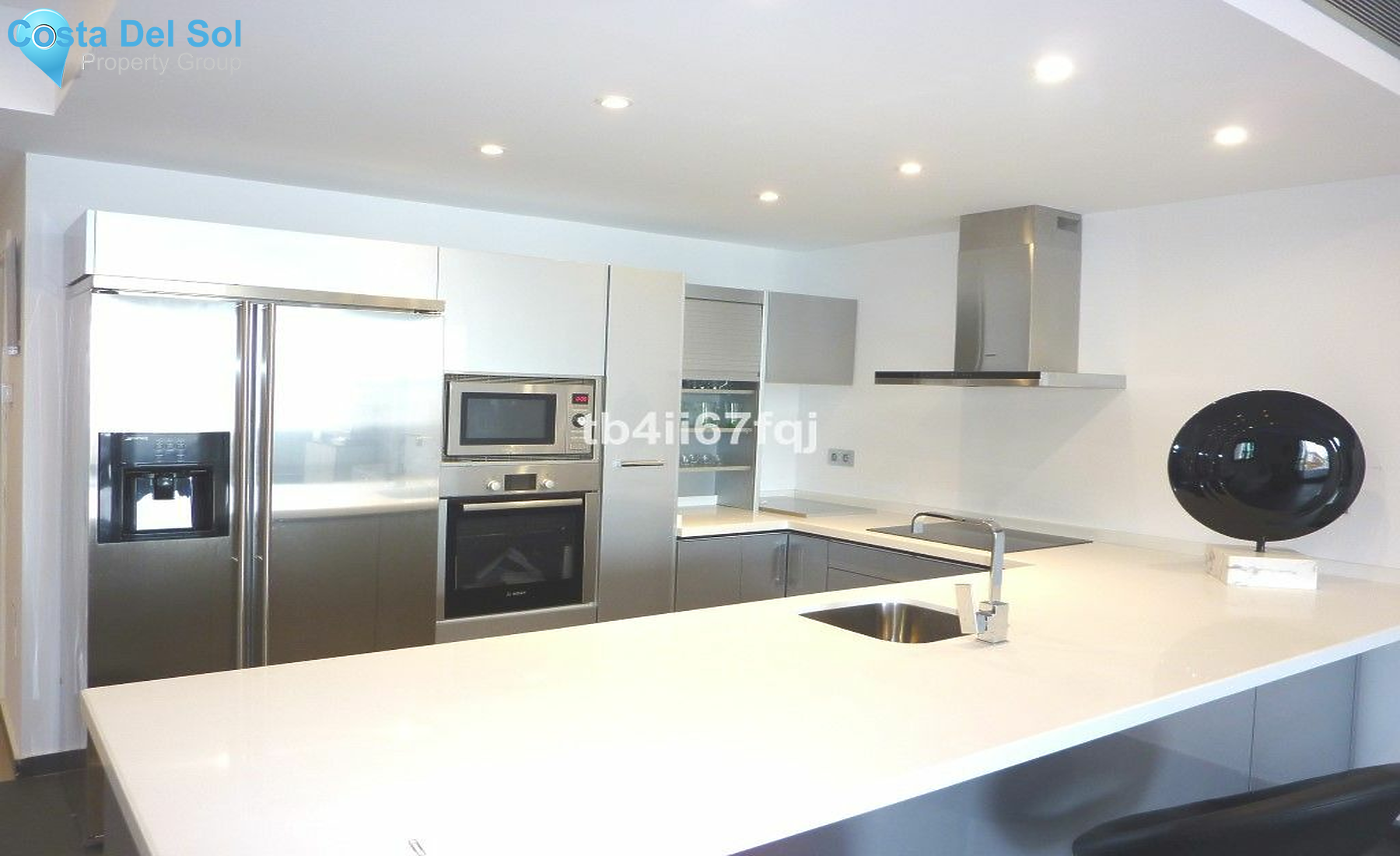 Middle Floor Apartment in Puerto Banús-1222761