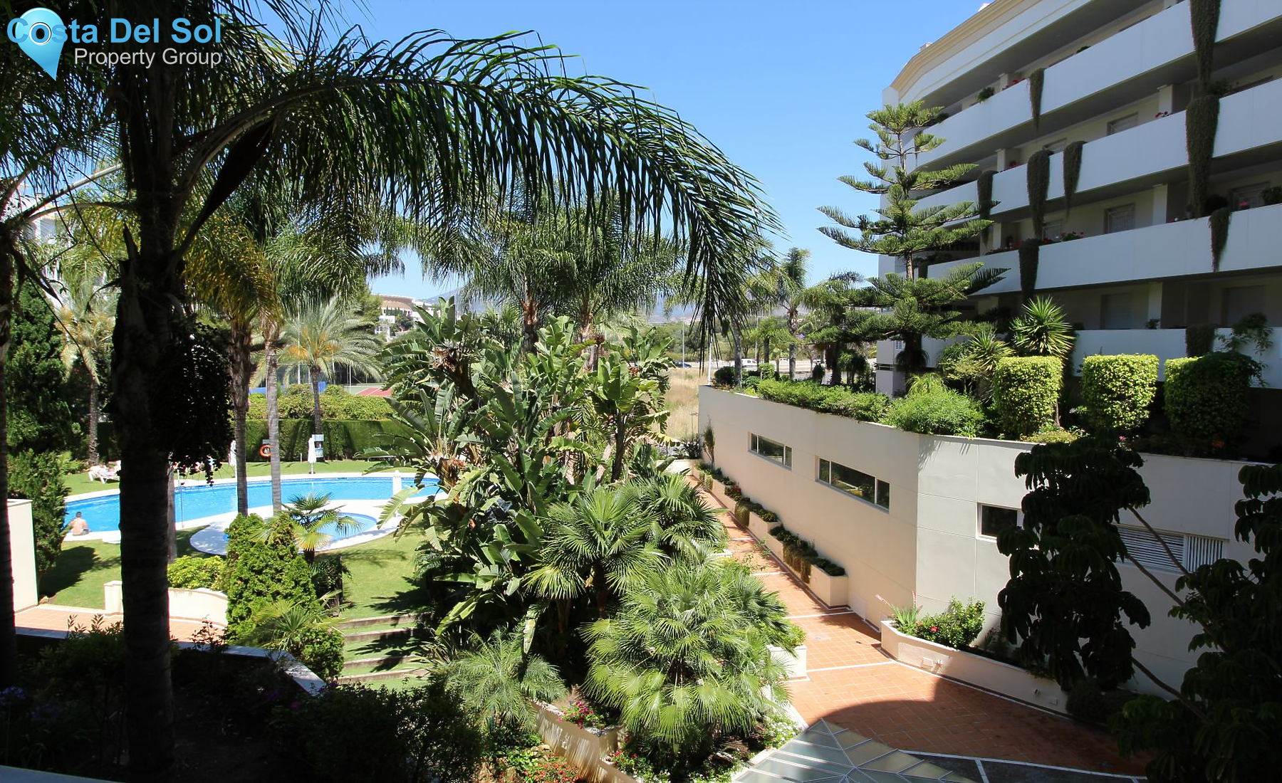 Middle Floor Apartment in Puerto Banús-1232379