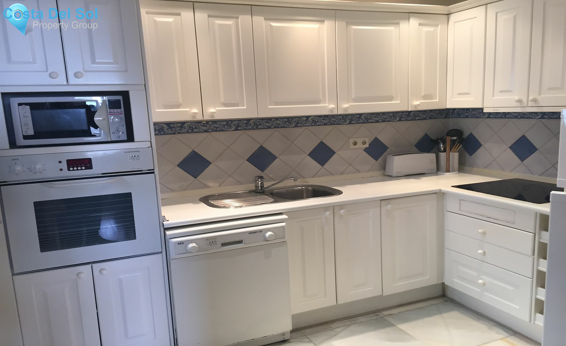 Middle Floor Apartment in Puerto Banús-1232458